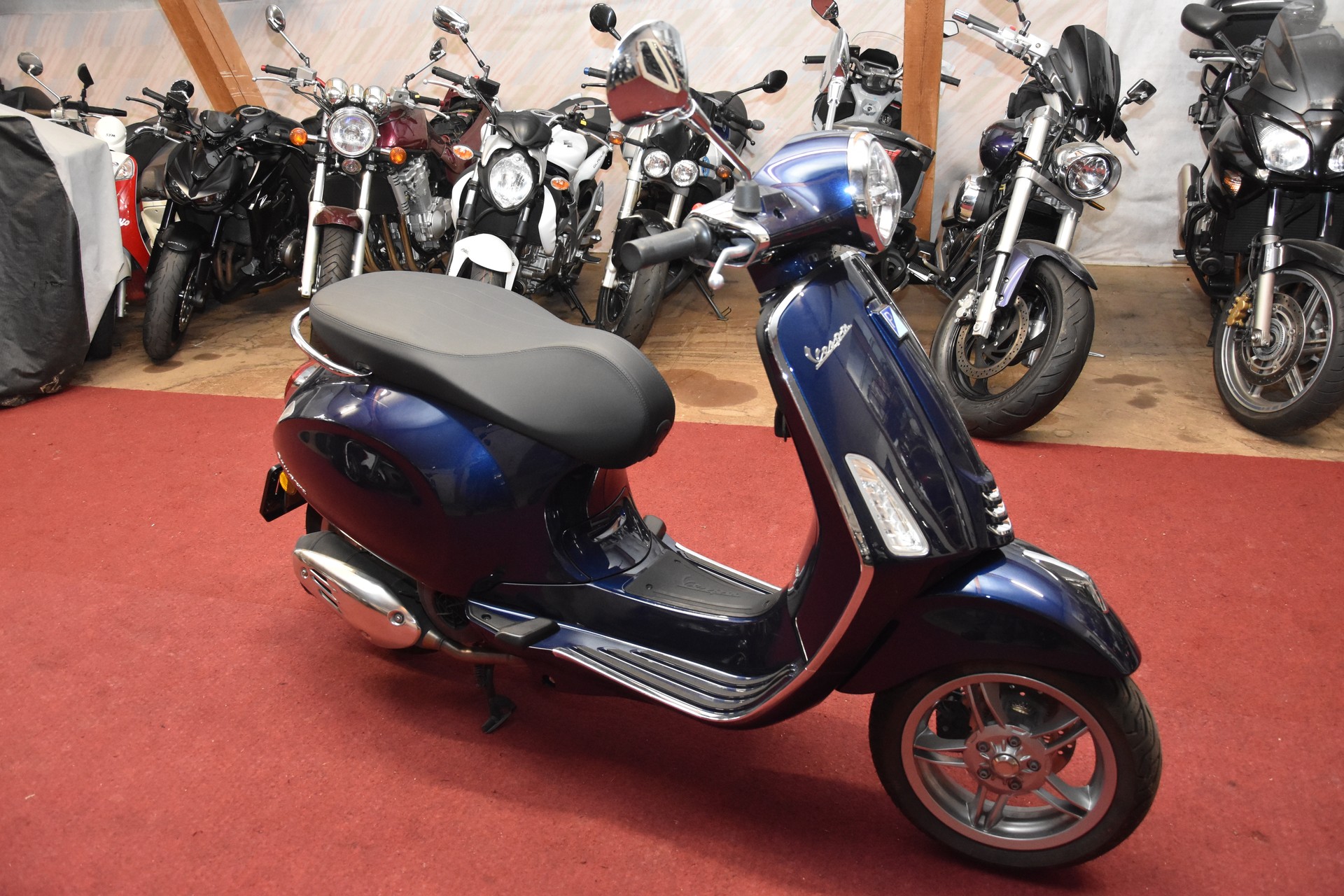 PIAGGIO Vespa 125 Primavera-image-4