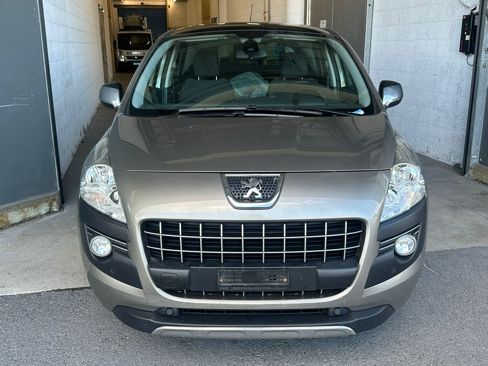 PEUGEOT 3008 1.6 16V T Active-image-1