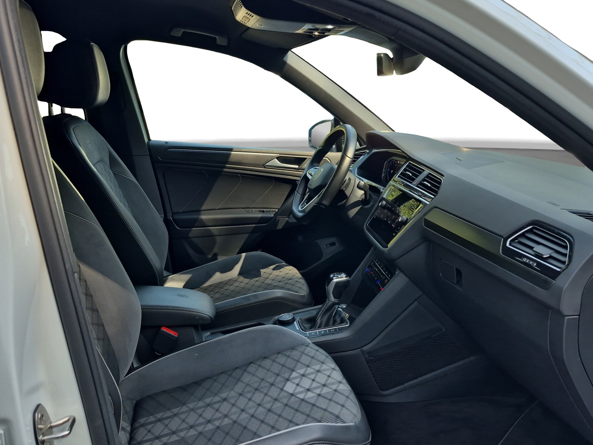 VW Tiguan 2.0 TDI SCR R-Line 4Motion DSG *Anhängerkupplung*-image-12