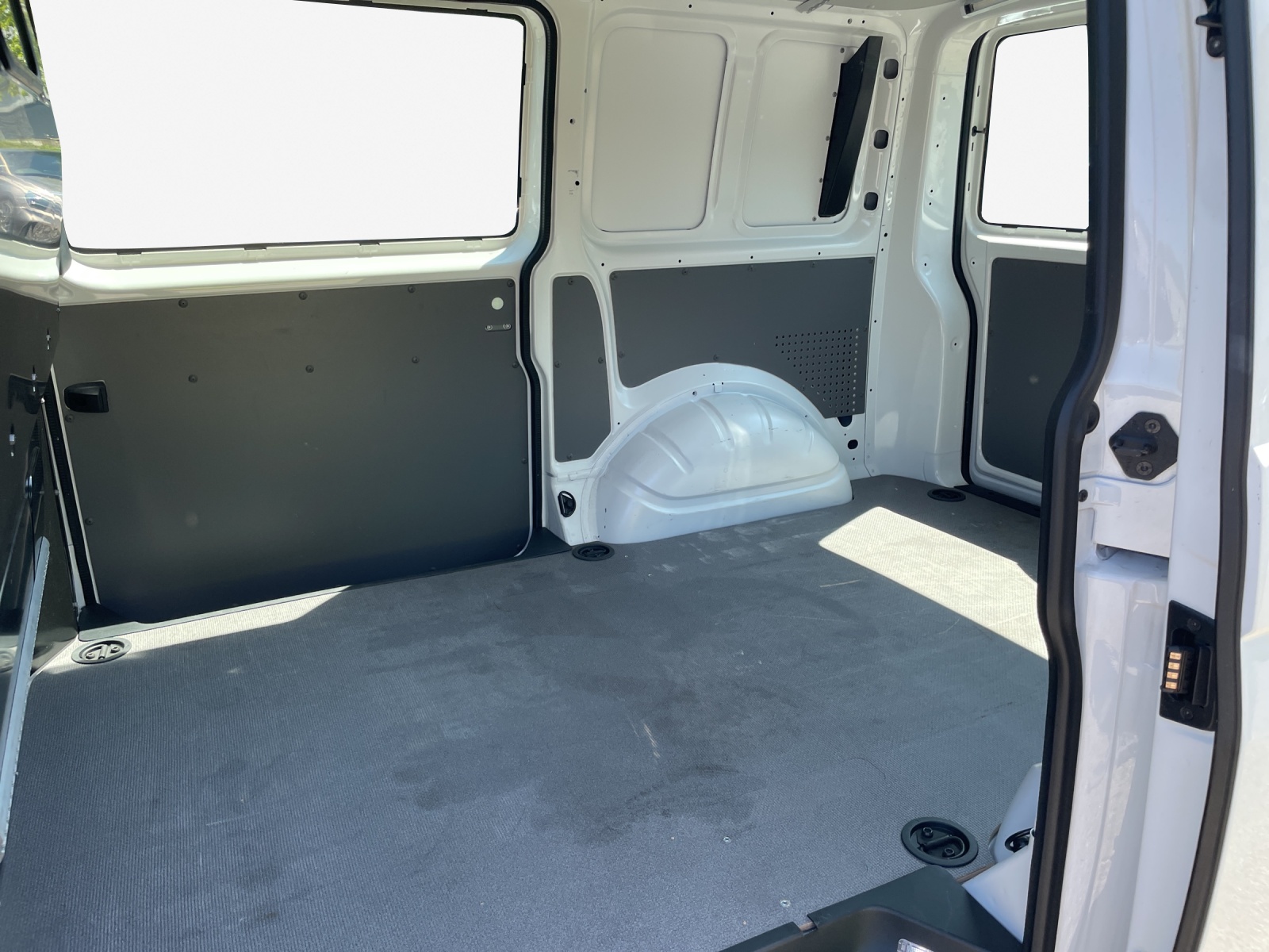 VW T6.1 2.0 TDI-image-11