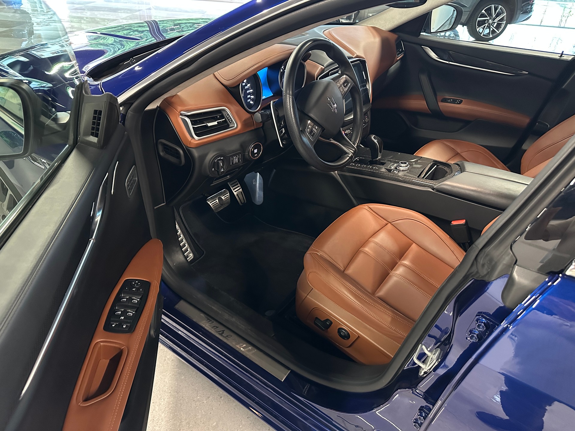 MASERATI Ghibli S Q4 3.0 GranSport Automatica-image-9