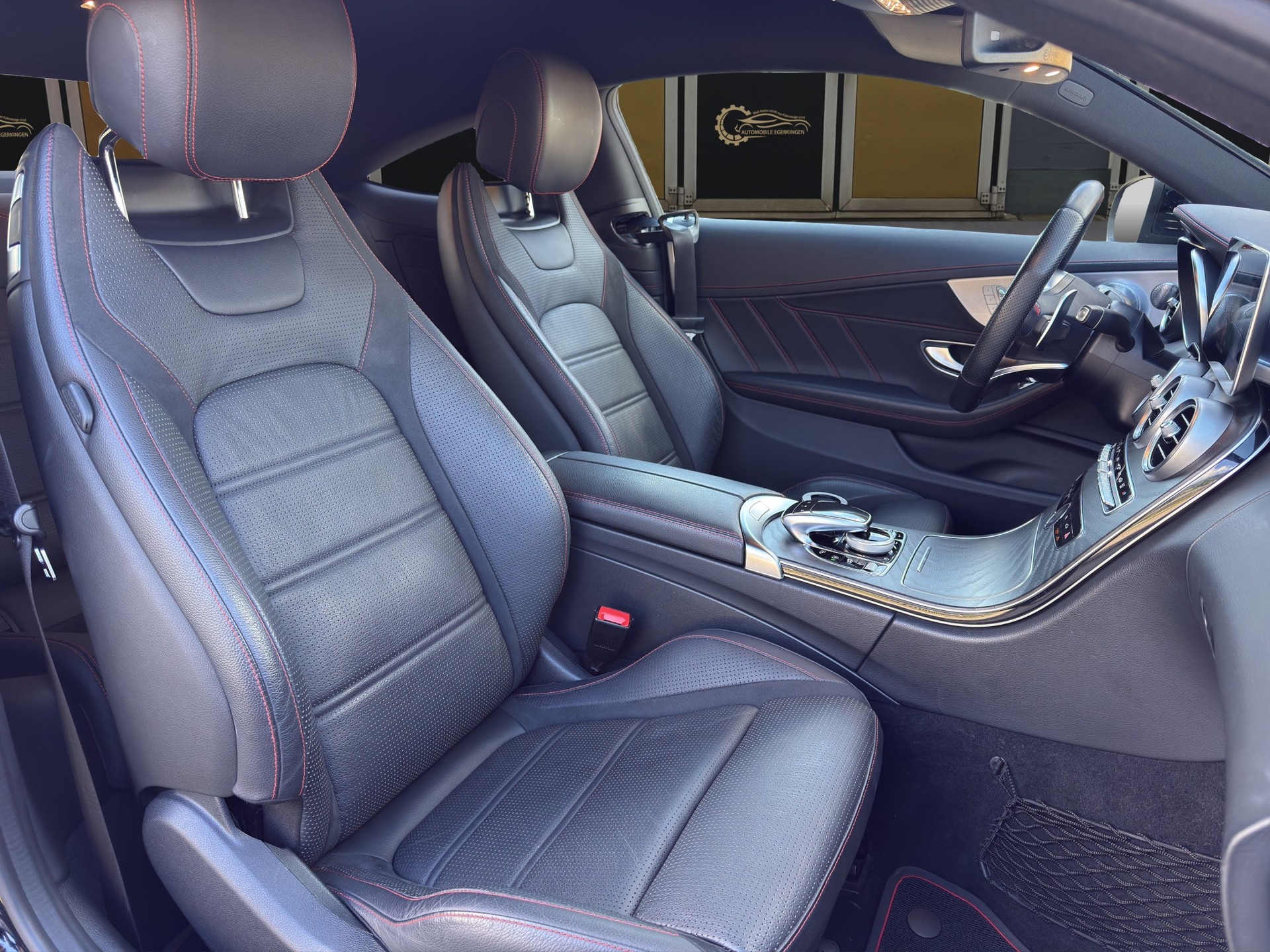 MERCEDES-BENZ C 43 AMG 4matic Coupé-image-9