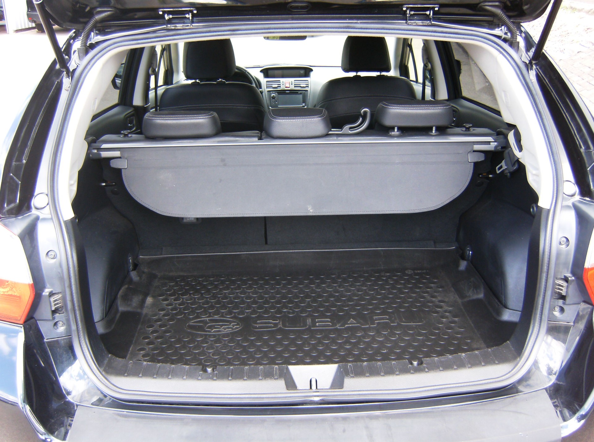 SUBARU XV 2.0D Swiss Three AWD-image-6