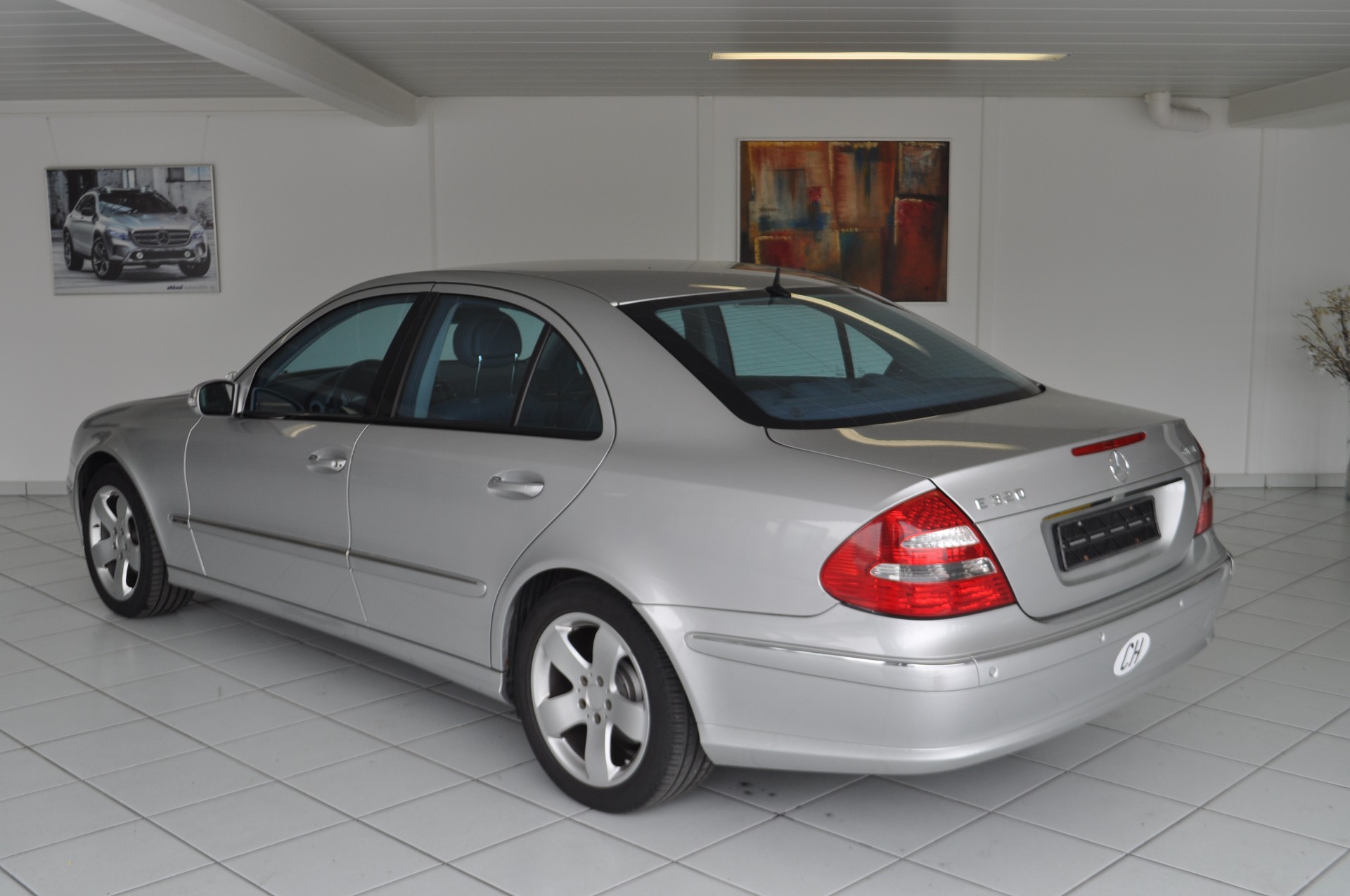 MERCEDES-BENZ E 320 Avantgarde 4Matic Automatic-image-4