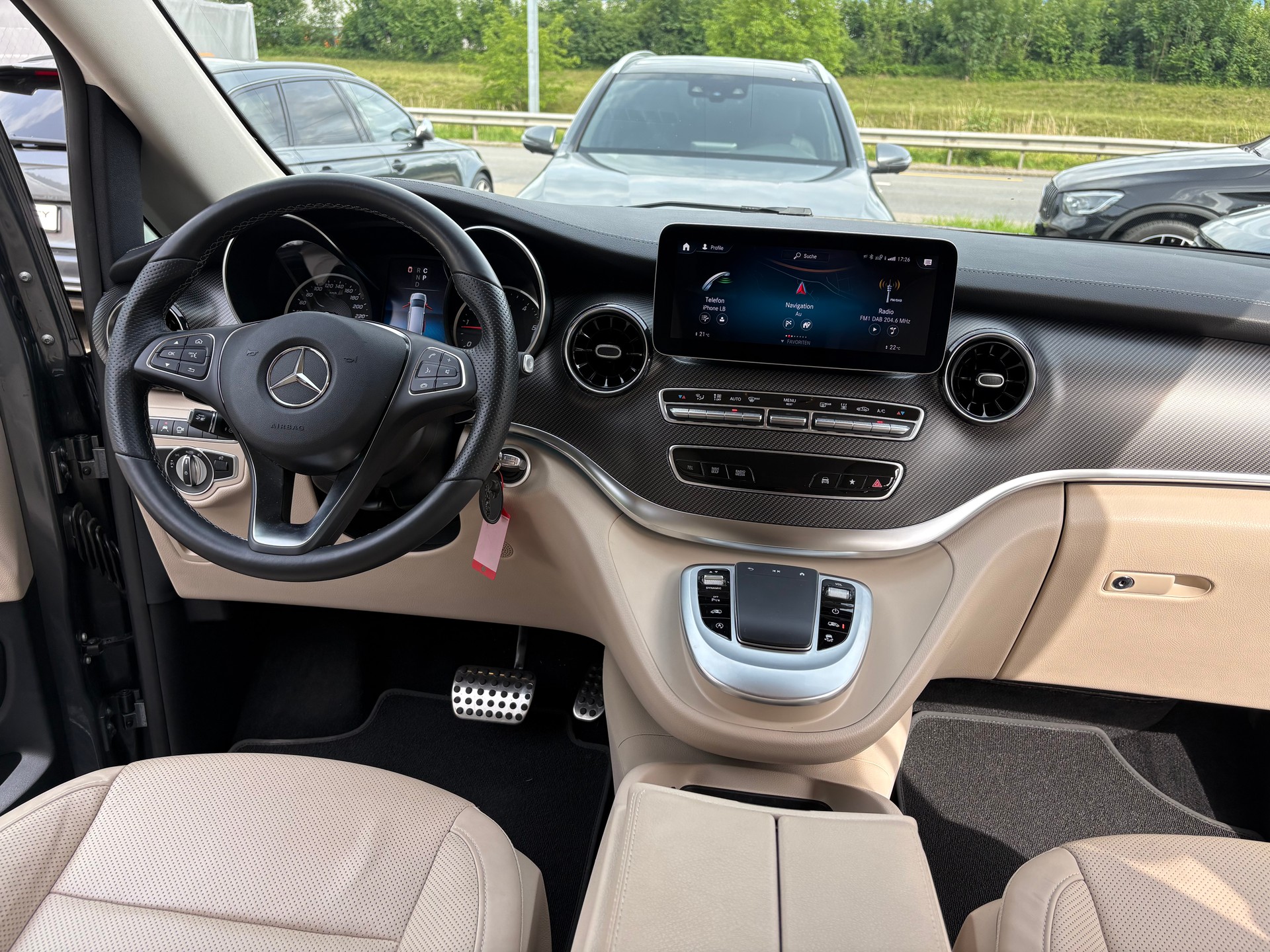 MERCEDES-BENZ V 300 d lang AMG Line 4Matic 9G-Tronic-image-7