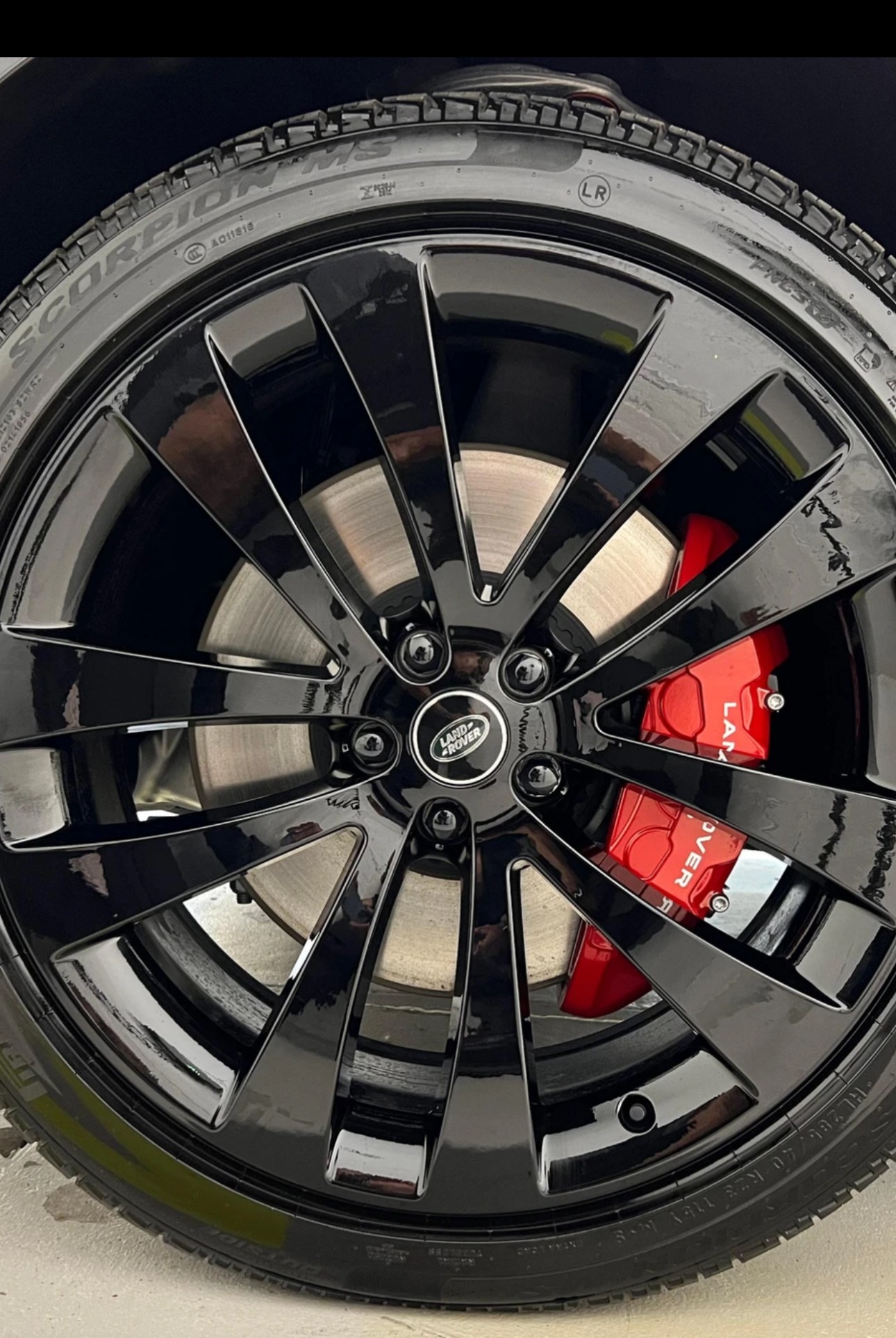 LAND ROVER 3.0 I6 P550e Autobiography-image-4