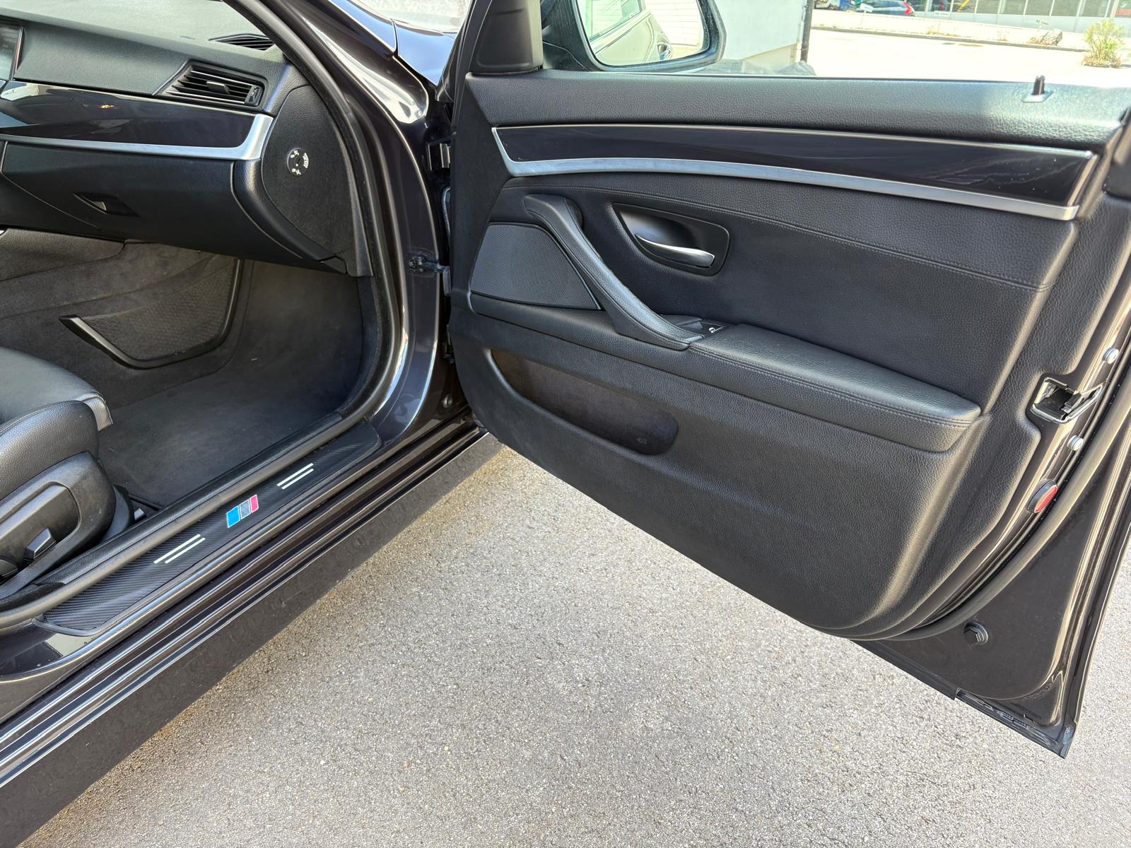 BMW 520d xDrive Modern Line Steptronic Facelift-image-11