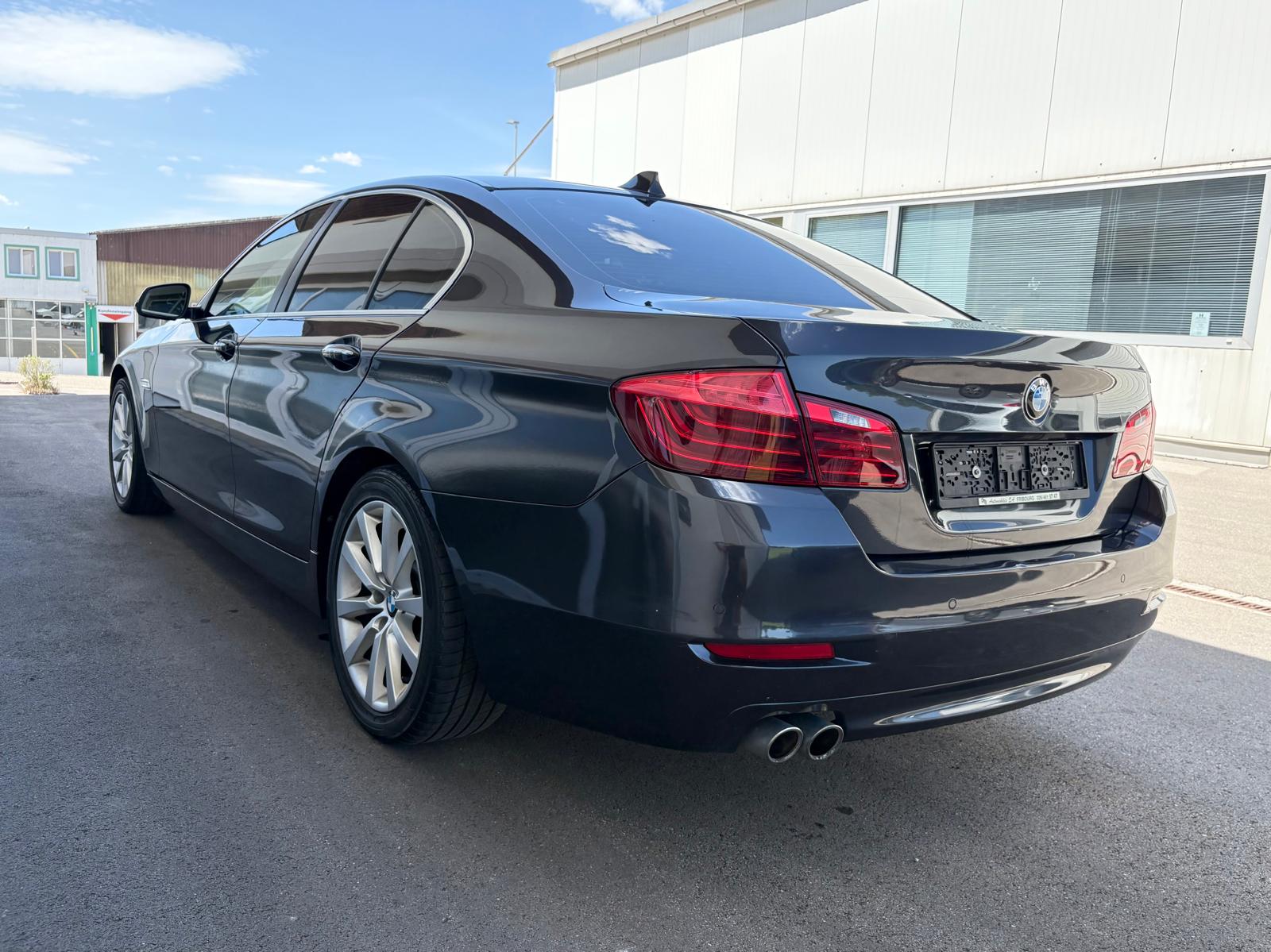 BMW 520d xDrive Modern Line Steptronic Facelift-image-1