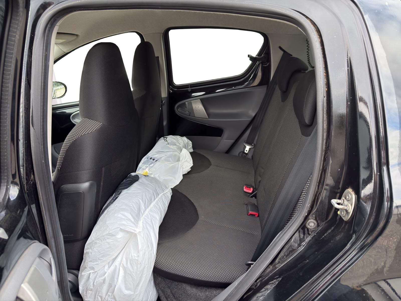 TOYOTA Aygo 1.0 Linea Luna Cool-image-9