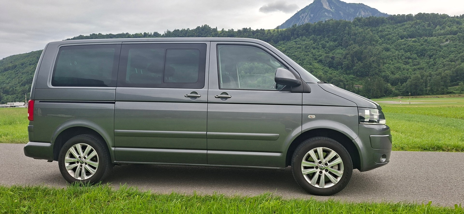 VW T5 Multivan 2.0 TDI Comfortline 4Motion DSG-image-0