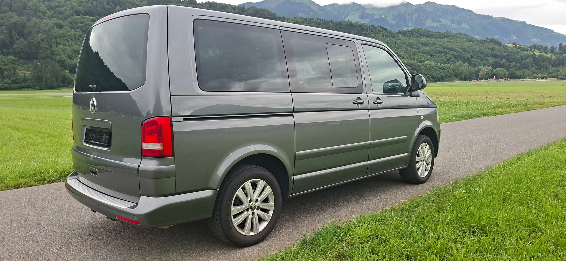 VW T5 Multivan 2.0 TDI Comfortline 4Motion DSG-image-1