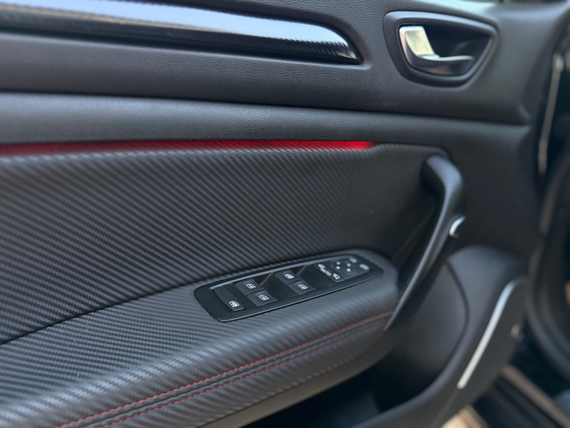 RENAULT Mégane RS 280 EDC-image-24