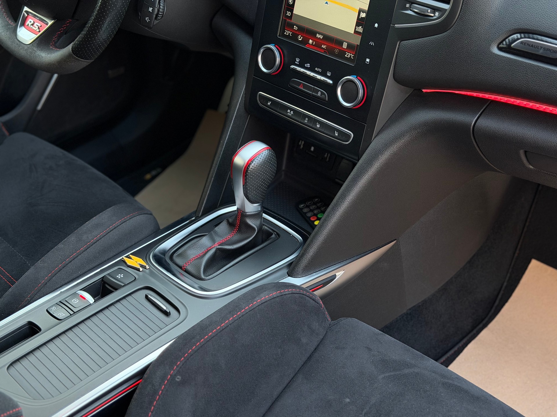 RENAULT Mégane RS 280 EDC-image-18