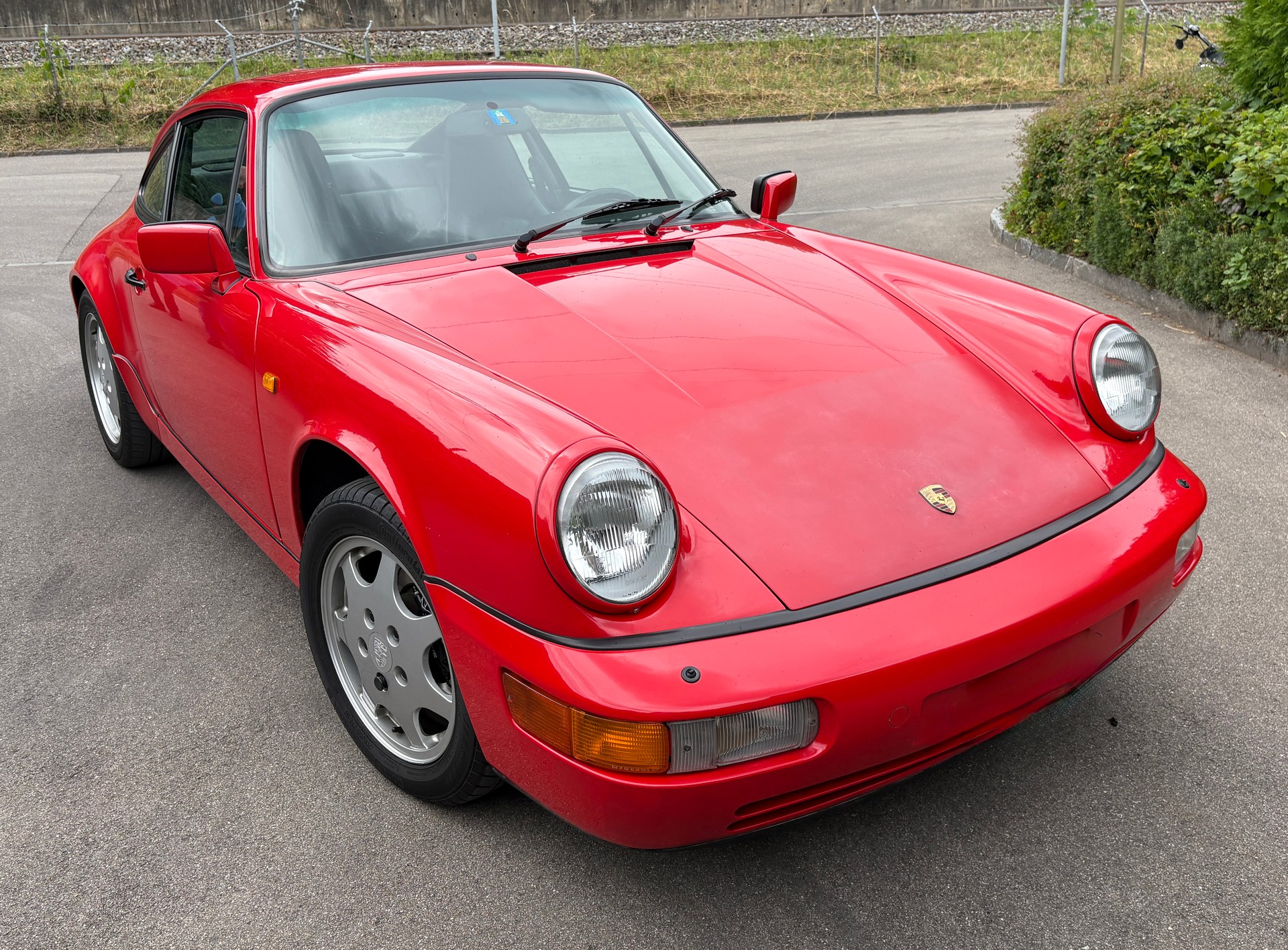 PORSCHE 911 Carrera 4-image-0