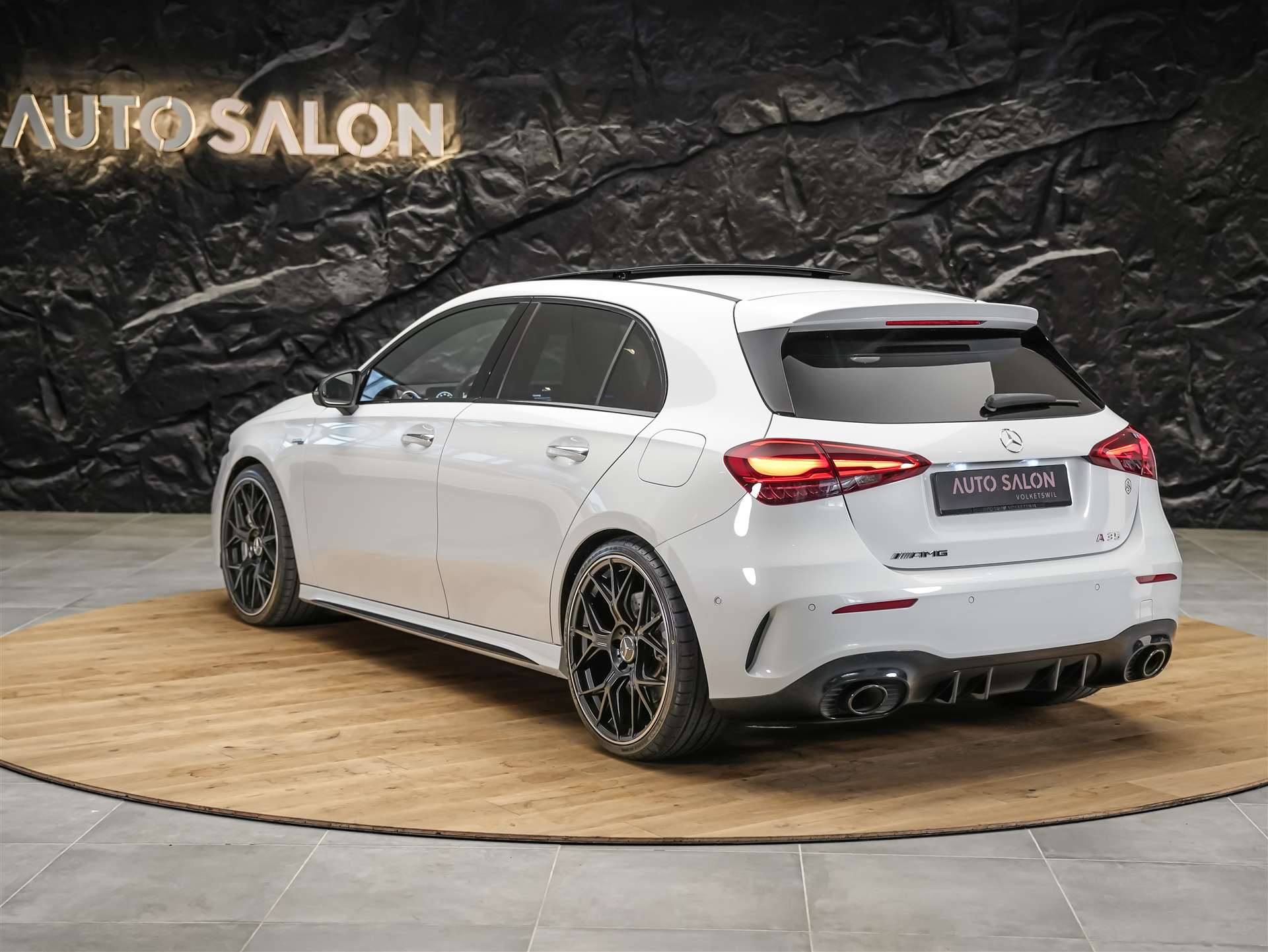 MERCEDES-BENZ A 35 AMG 4matic *Panorama*20" Felgen*Multibeam LED*-image-3