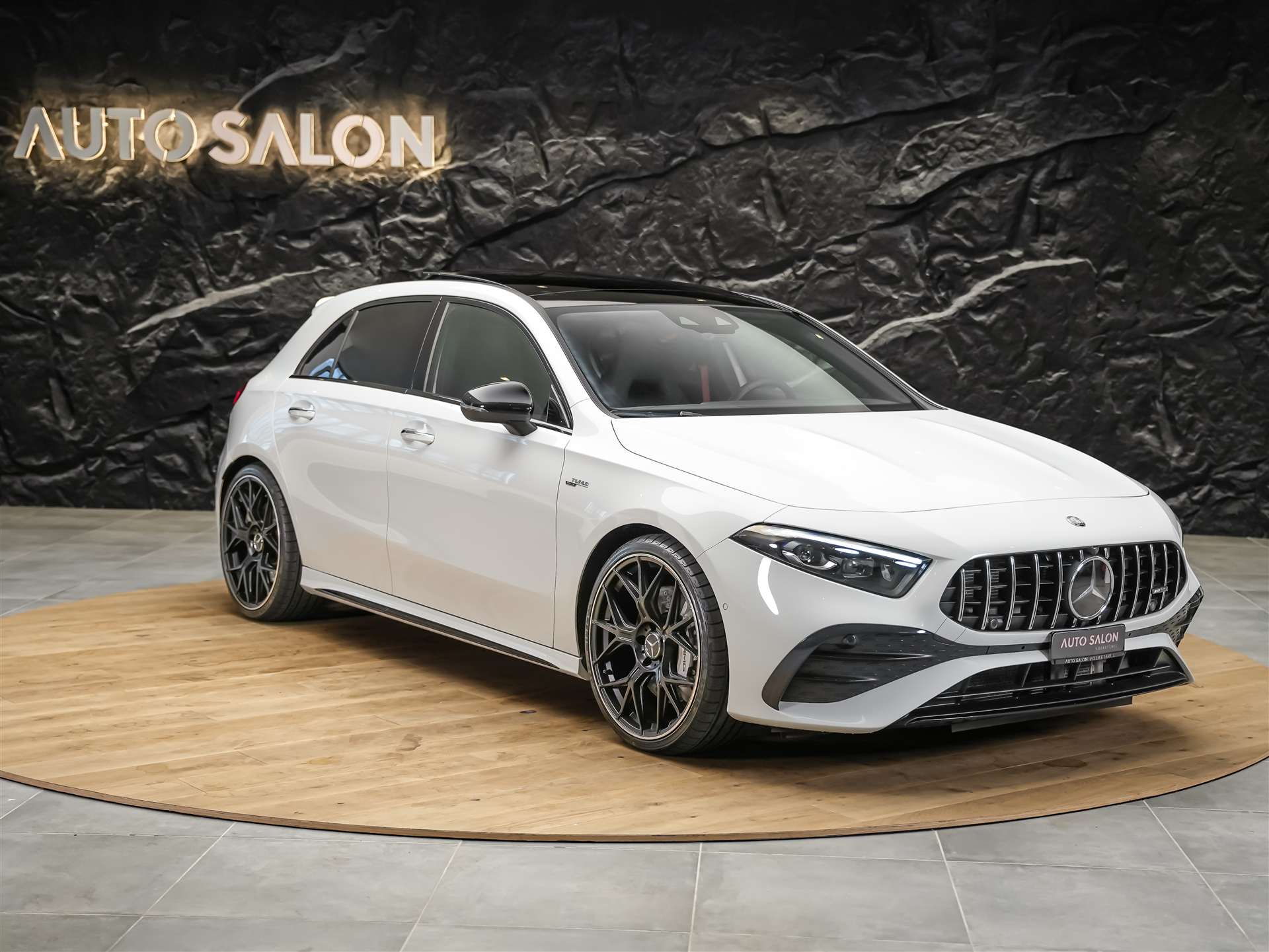 MERCEDES-BENZ A 35 AMG 4matic *Panorama*20" Felgen*Multibeam LED*-image-6