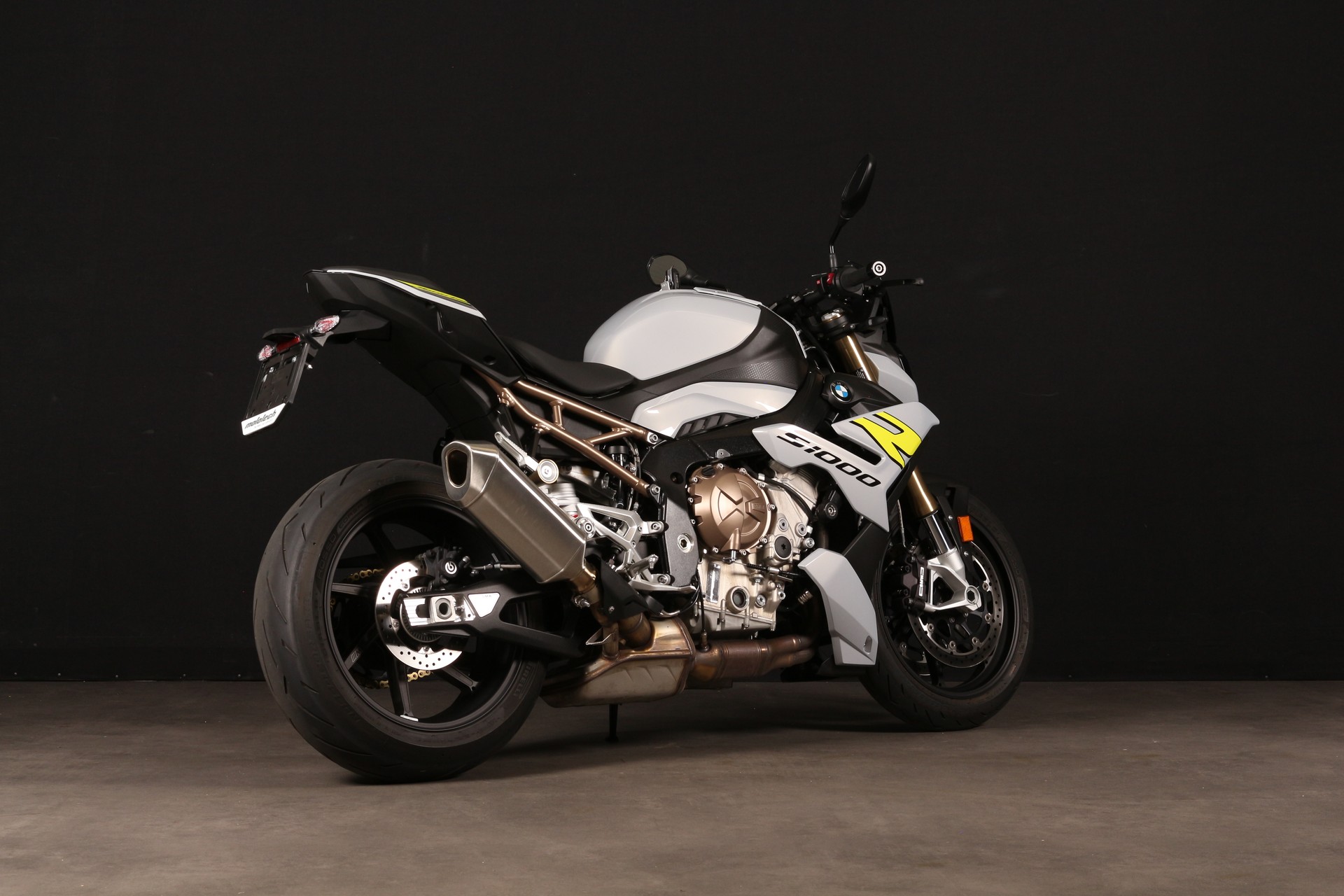 BMW S 1000 R-showroom-element-2