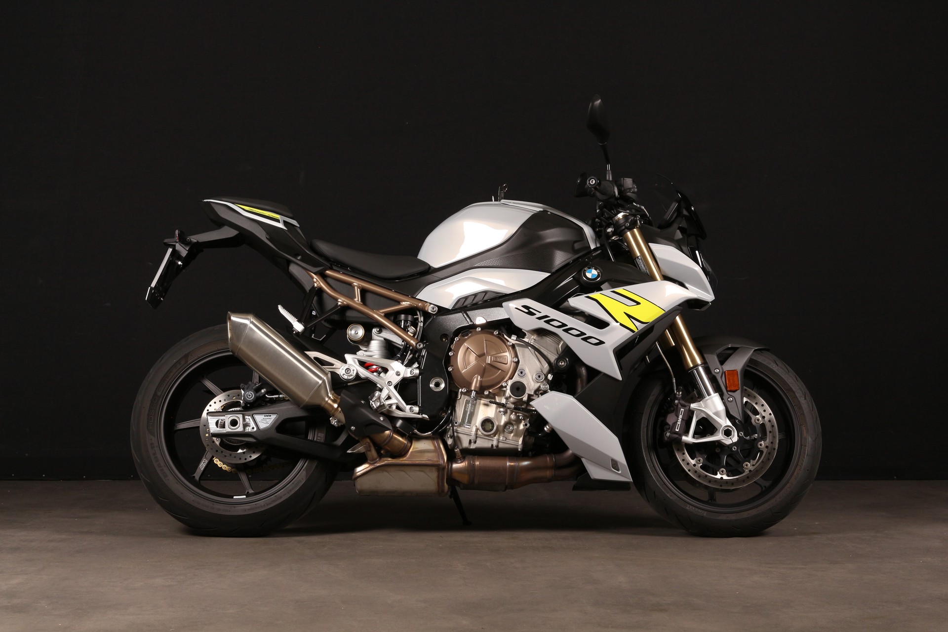 BMW S 1000 R-showroom-element-1