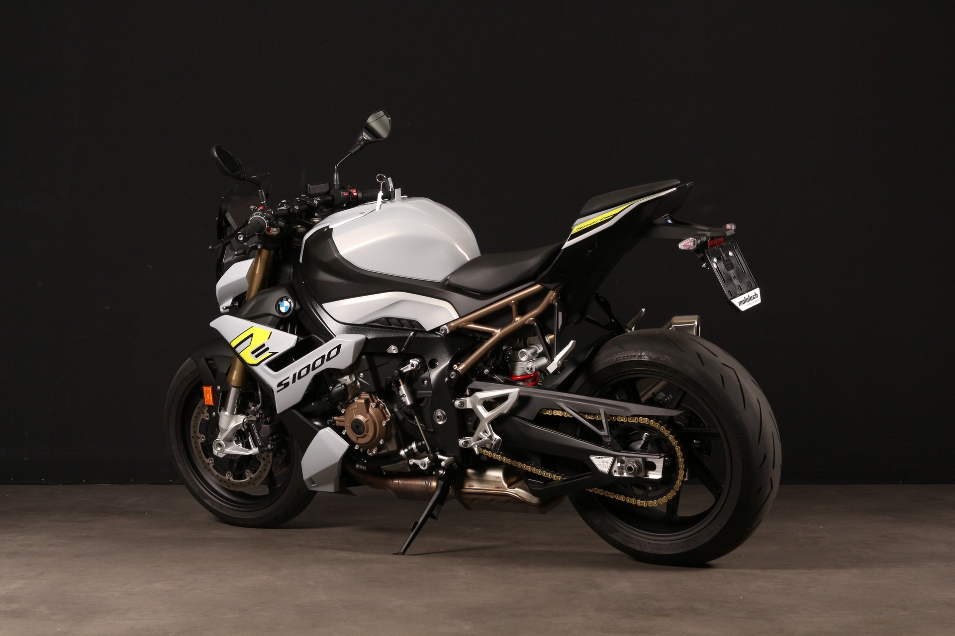 BMW S 1000 R-showroom-element-3