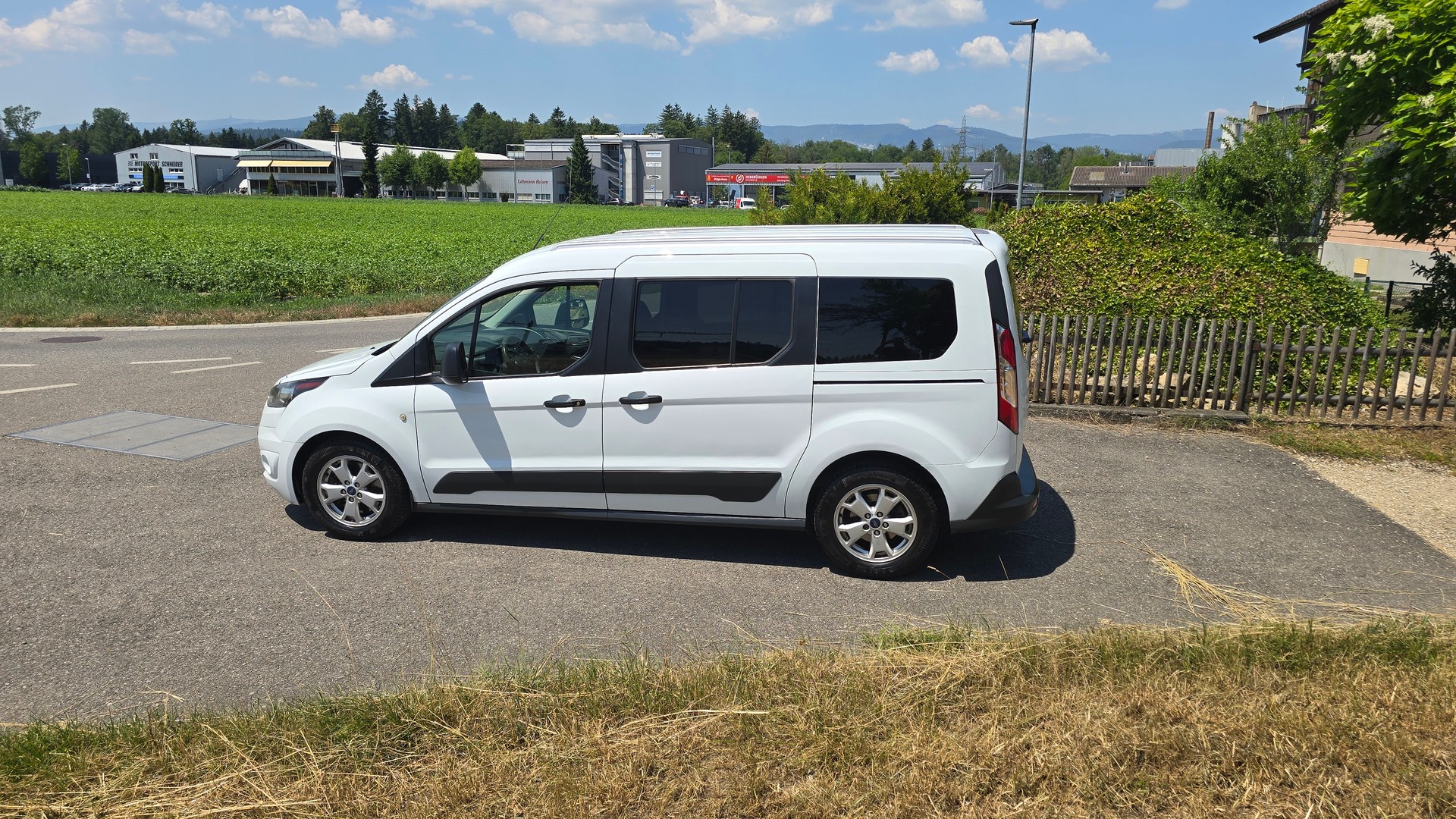 FORD Grand Tourneo Connect 1.5 TDCi Ambiente-image-2