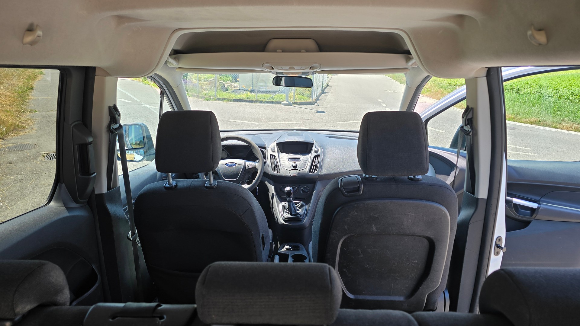 FORD Grand Tourneo Connect 1.5 TDCi Ambiente-image-12