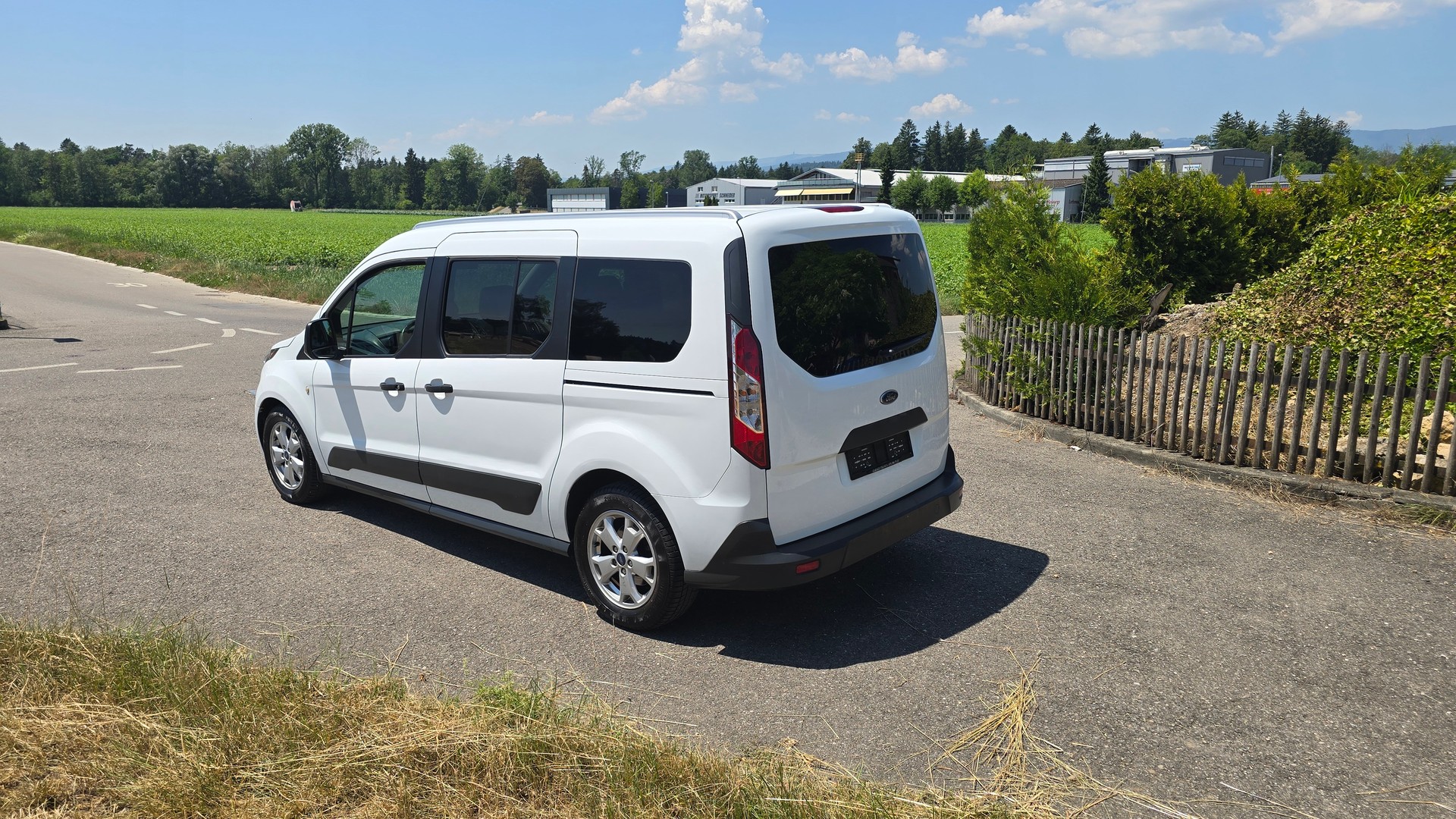 FORD Grand Tourneo Connect 1.5 TDCi Ambiente-image-3