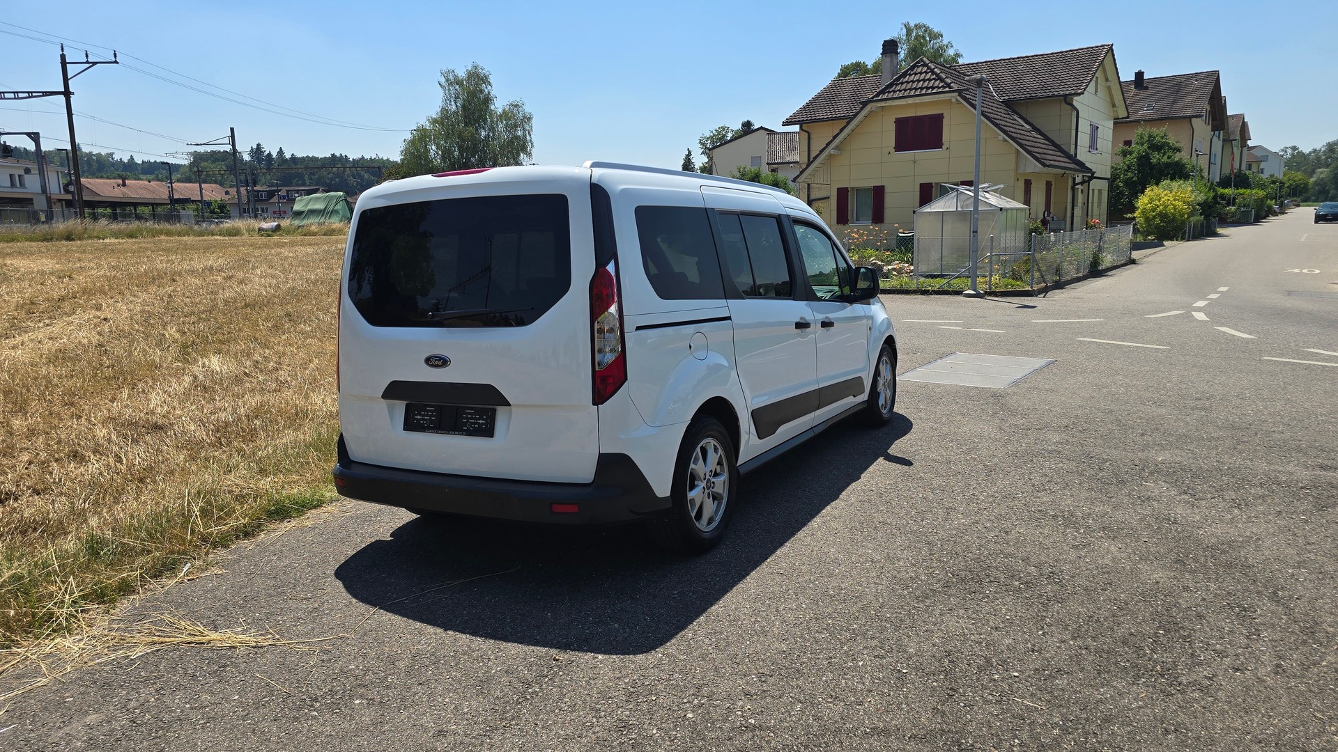 FORD Grand Tourneo Connect 1.5 TDCi Ambiente-image-0