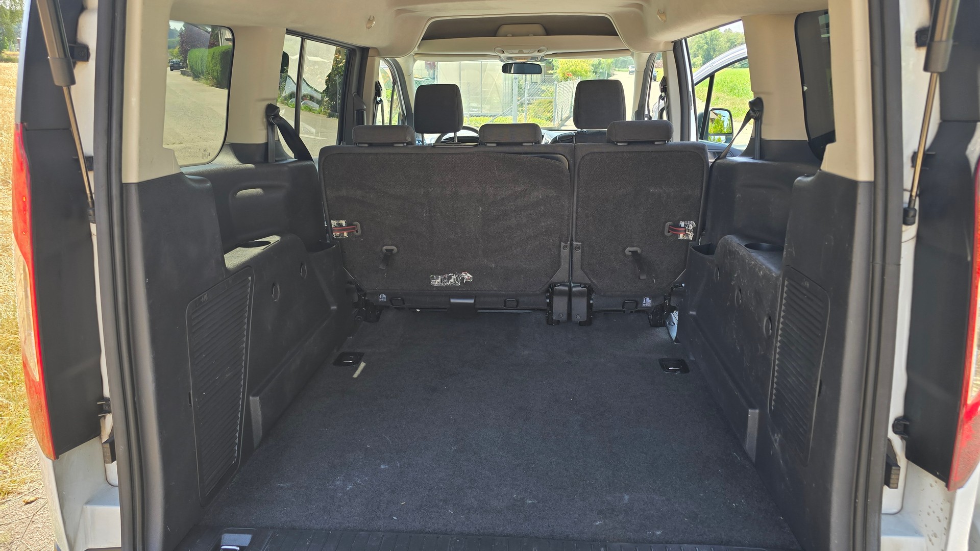 FORD Grand Tourneo Connect 1.5 TDCi Ambiente-image-11