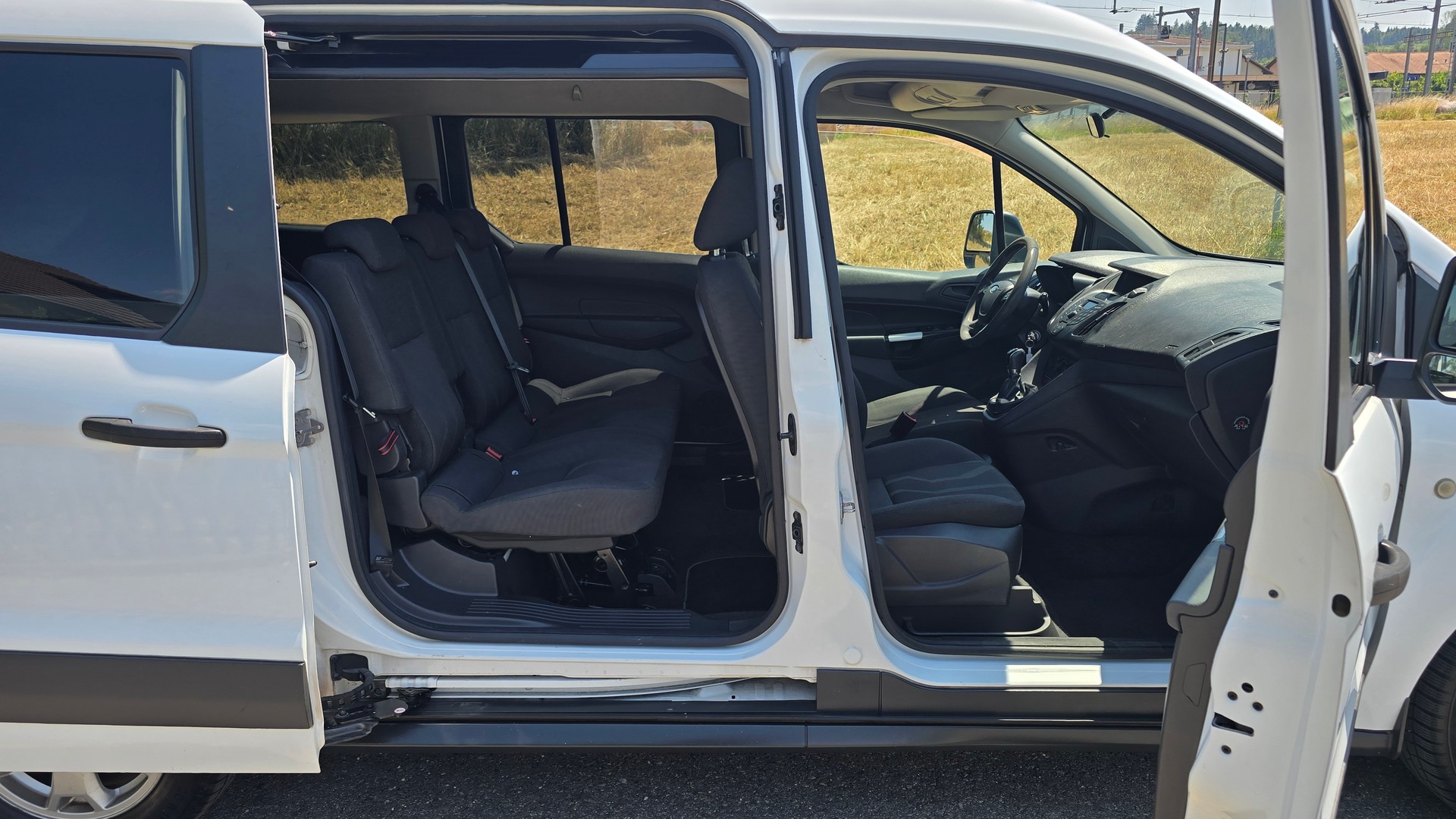 FORD Grand Tourneo Connect 1.5 TDCi Ambiente-image-10