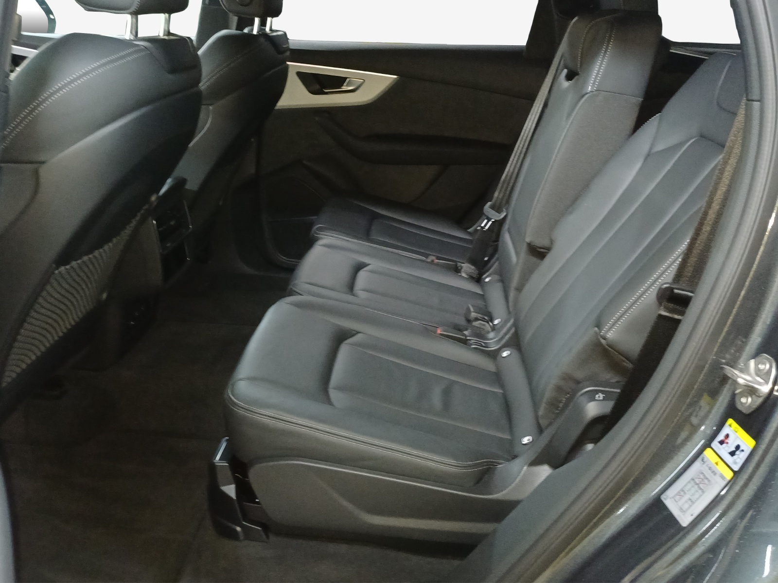 AUDI Q7 SUV TFSI quattro 250 kW S line tiptronic-image-11