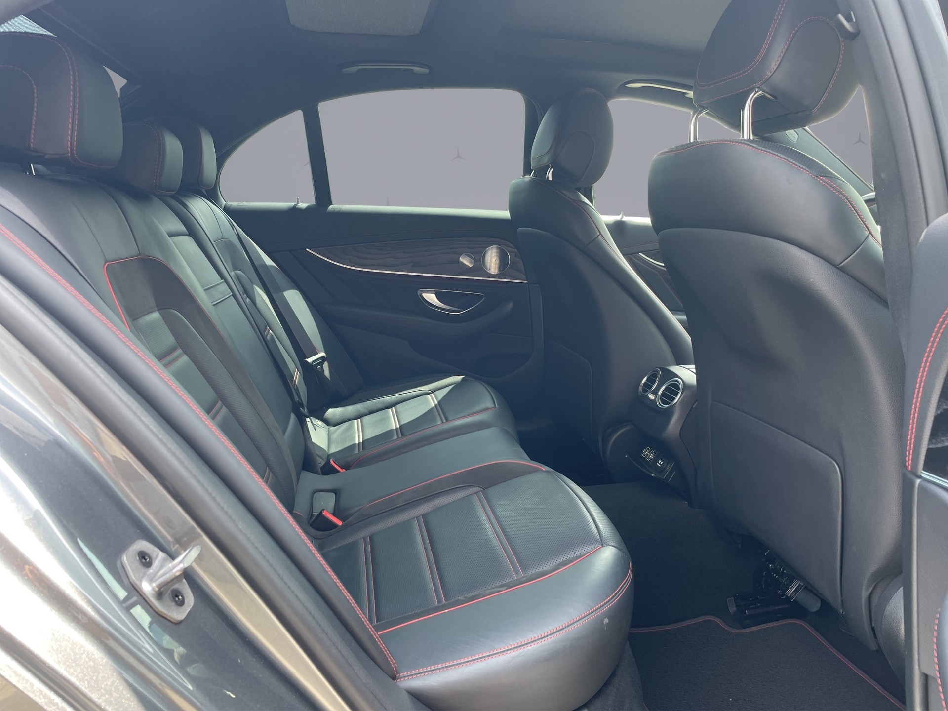 MERCEDES-BENZ E 53 AMG 4matic+-image-16