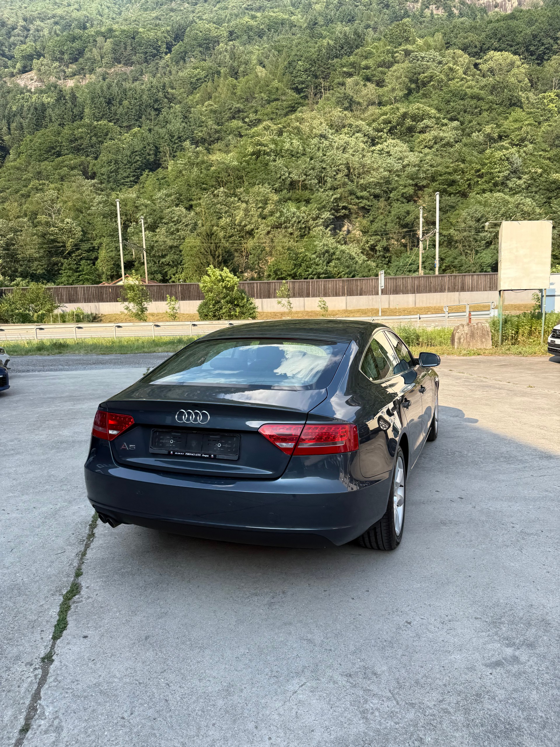 AUDI A5 Sportback 2.0 TDI-image-6