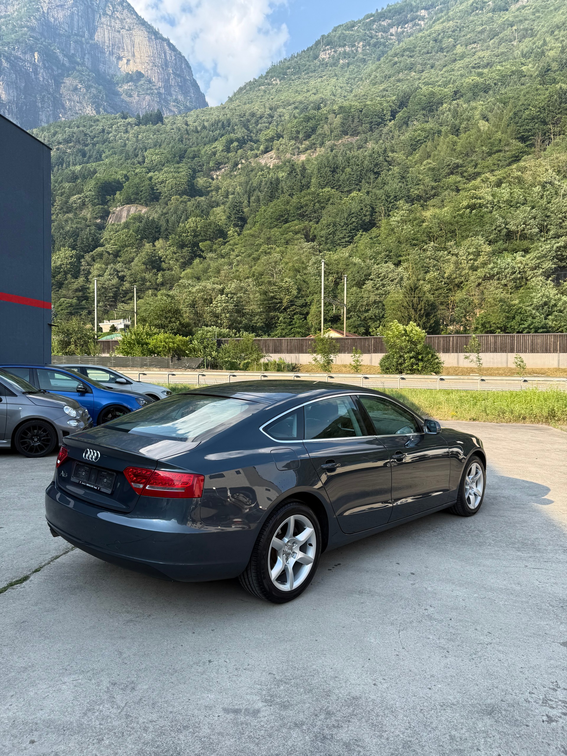 AUDI A5 Sportback 2.0 TDI-image-5