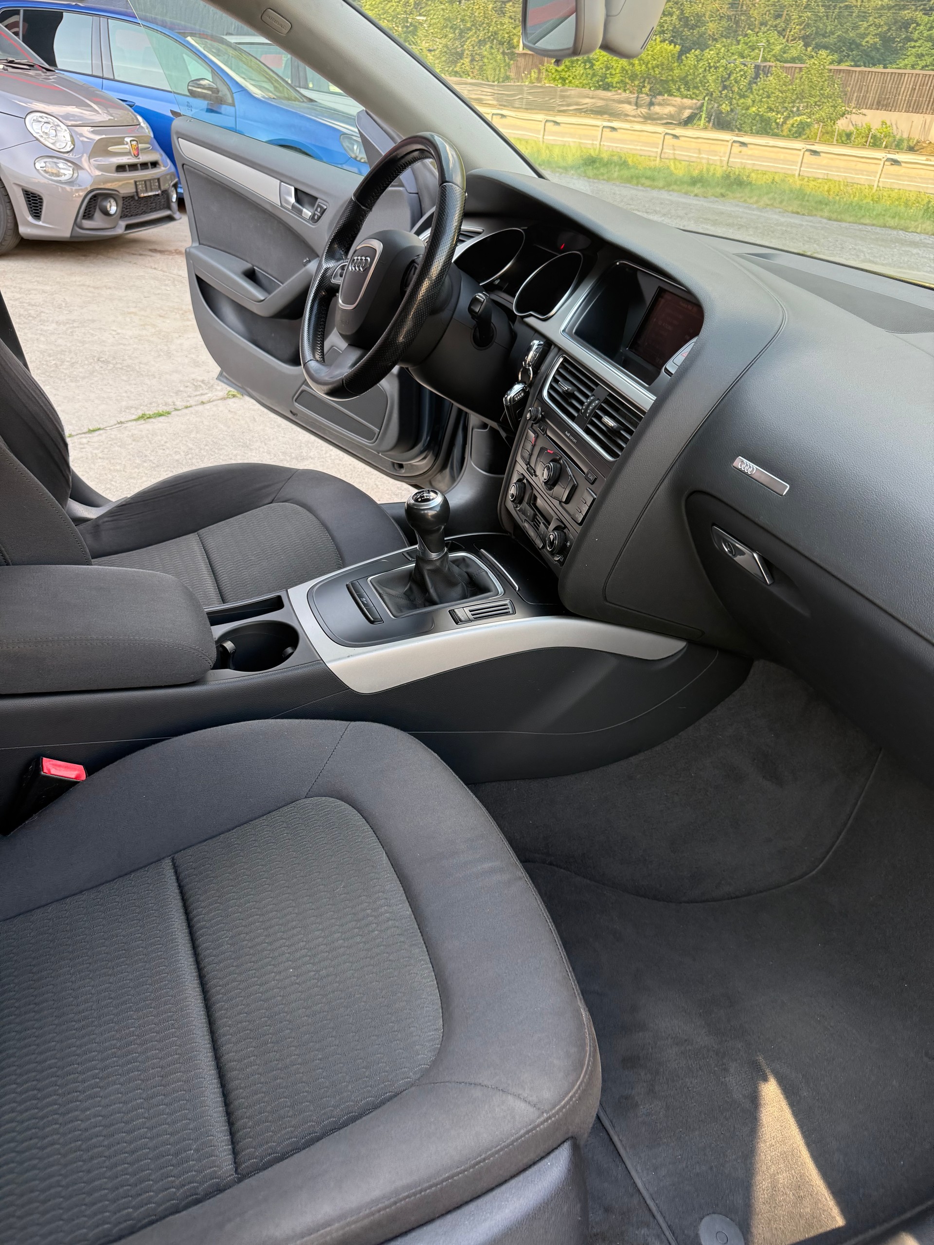 AUDI A5 Sportback 2.0 TDI-image-8