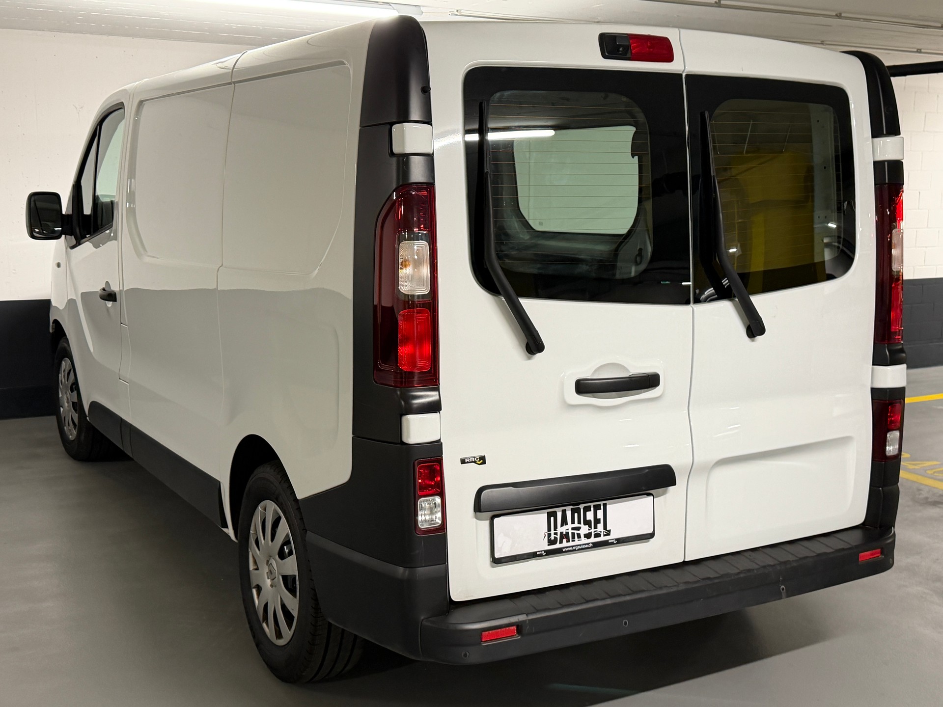 RENAULT Trafic 2.0 ENERGY dCi145 3.0t Business L1H1 A-image-5