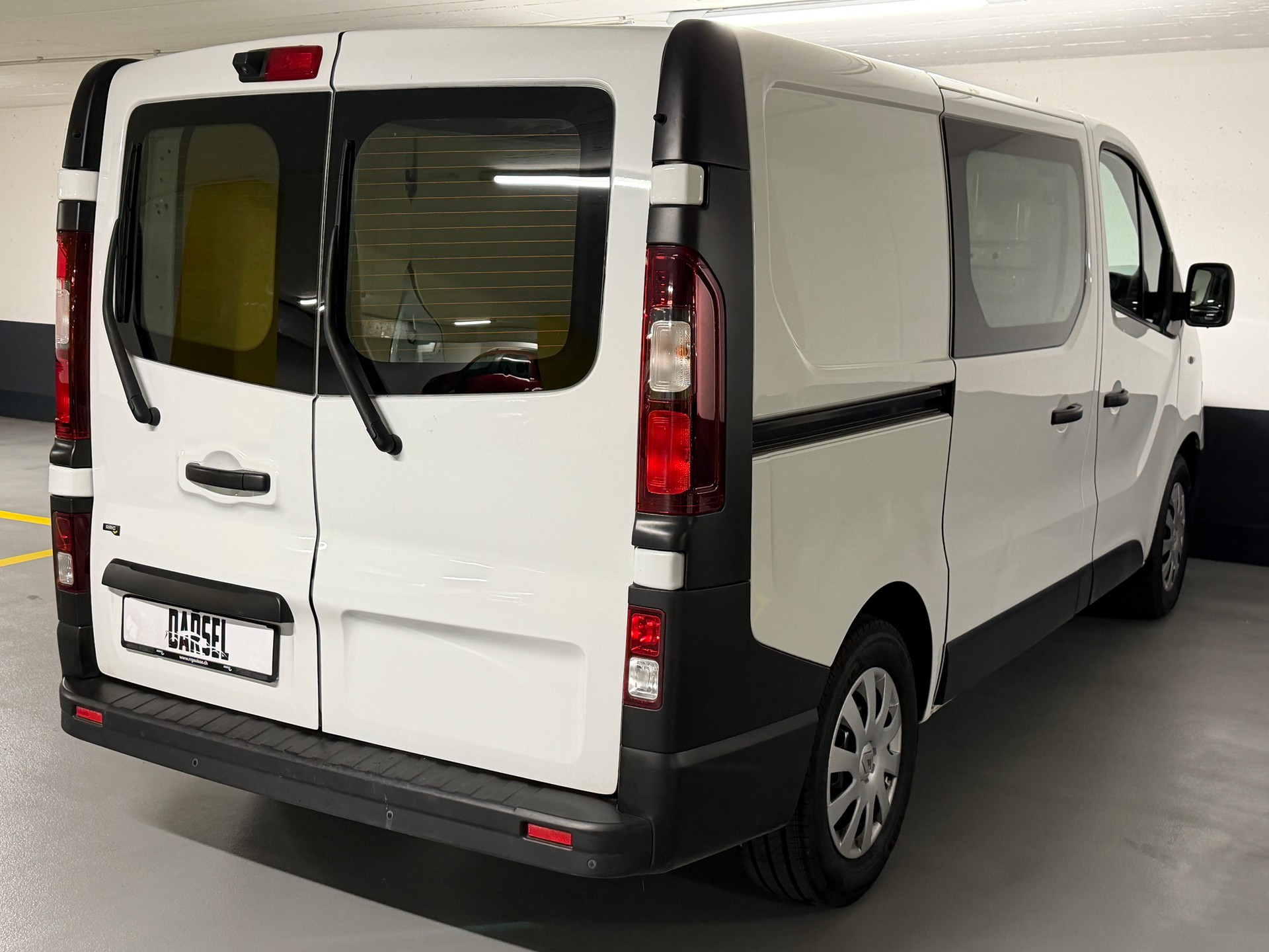 RENAULT Trafic 2.0 ENERGY dCi145 3.0t Business L1H1 A-image-7
