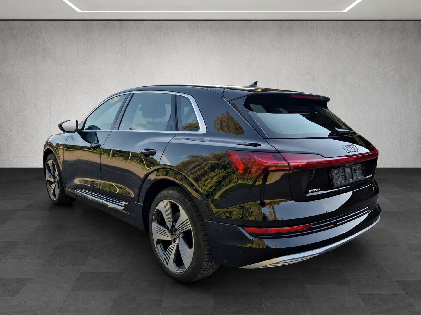 AUDI 50 S Line quattro-image-2