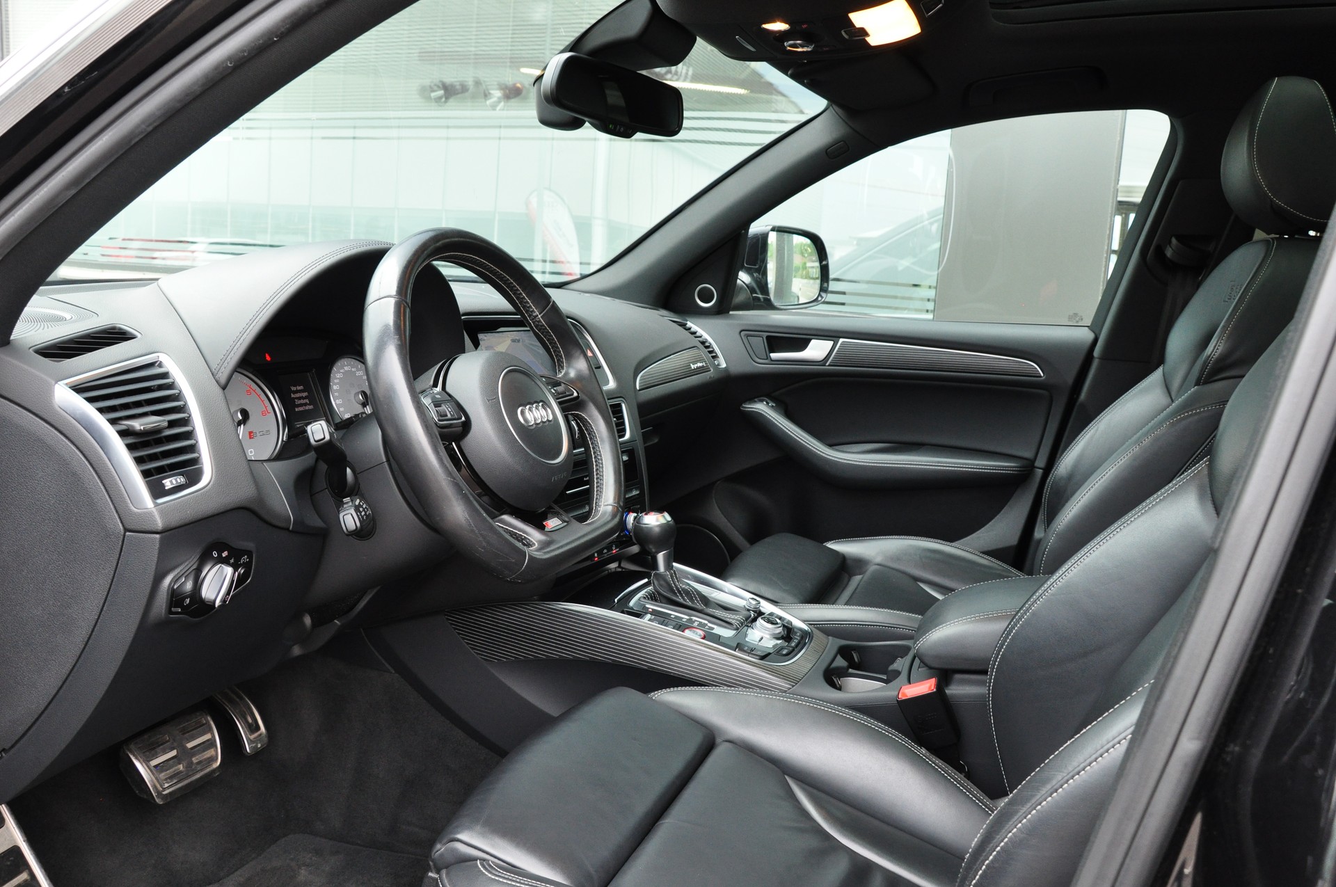 AUDI SQ5 3.0 TDI quattro tiptronic-image-12