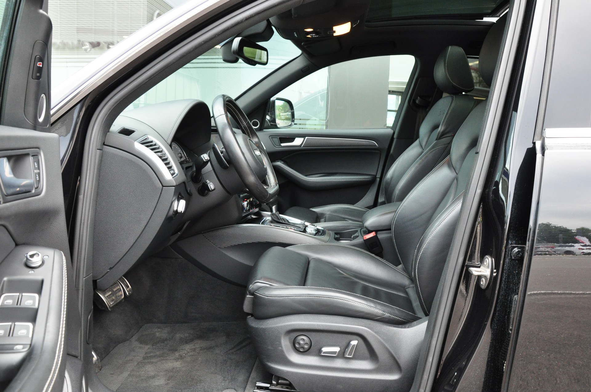 AUDI SQ5 3.0 TDI quattro tiptronic-image-11