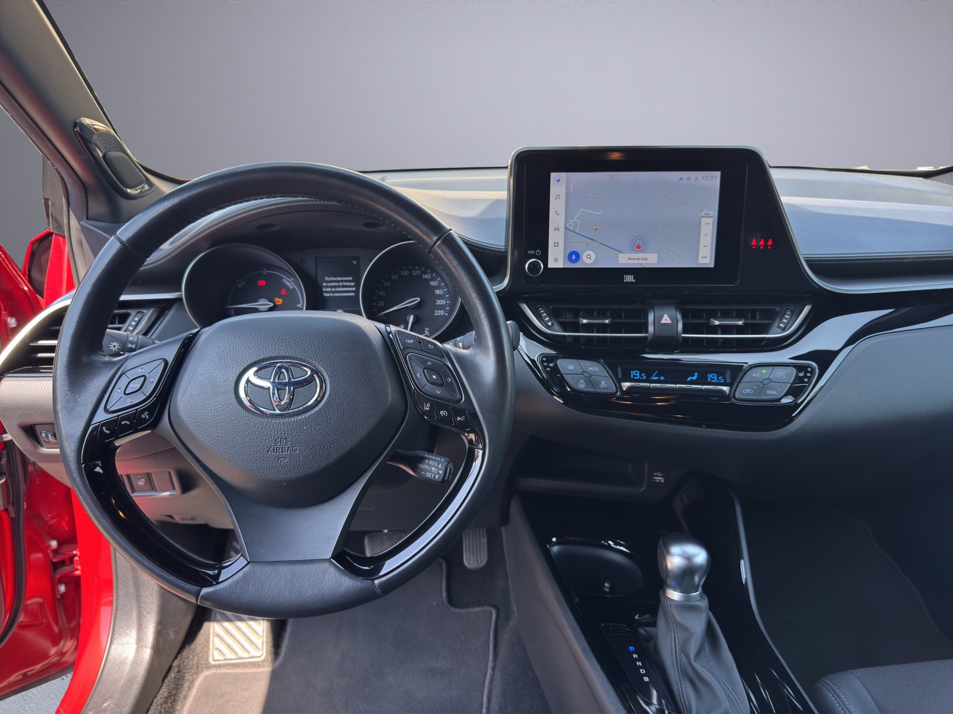 TOYOTA C-HR 1.8 HSD CVT Trend-image-11