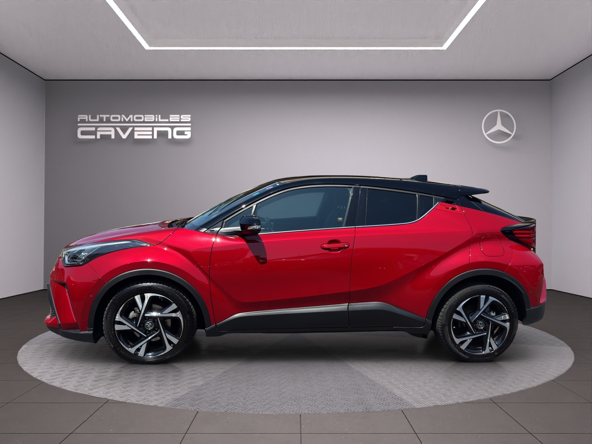 TOYOTA C-HR 1.8 HSD CVT Trend-image-1