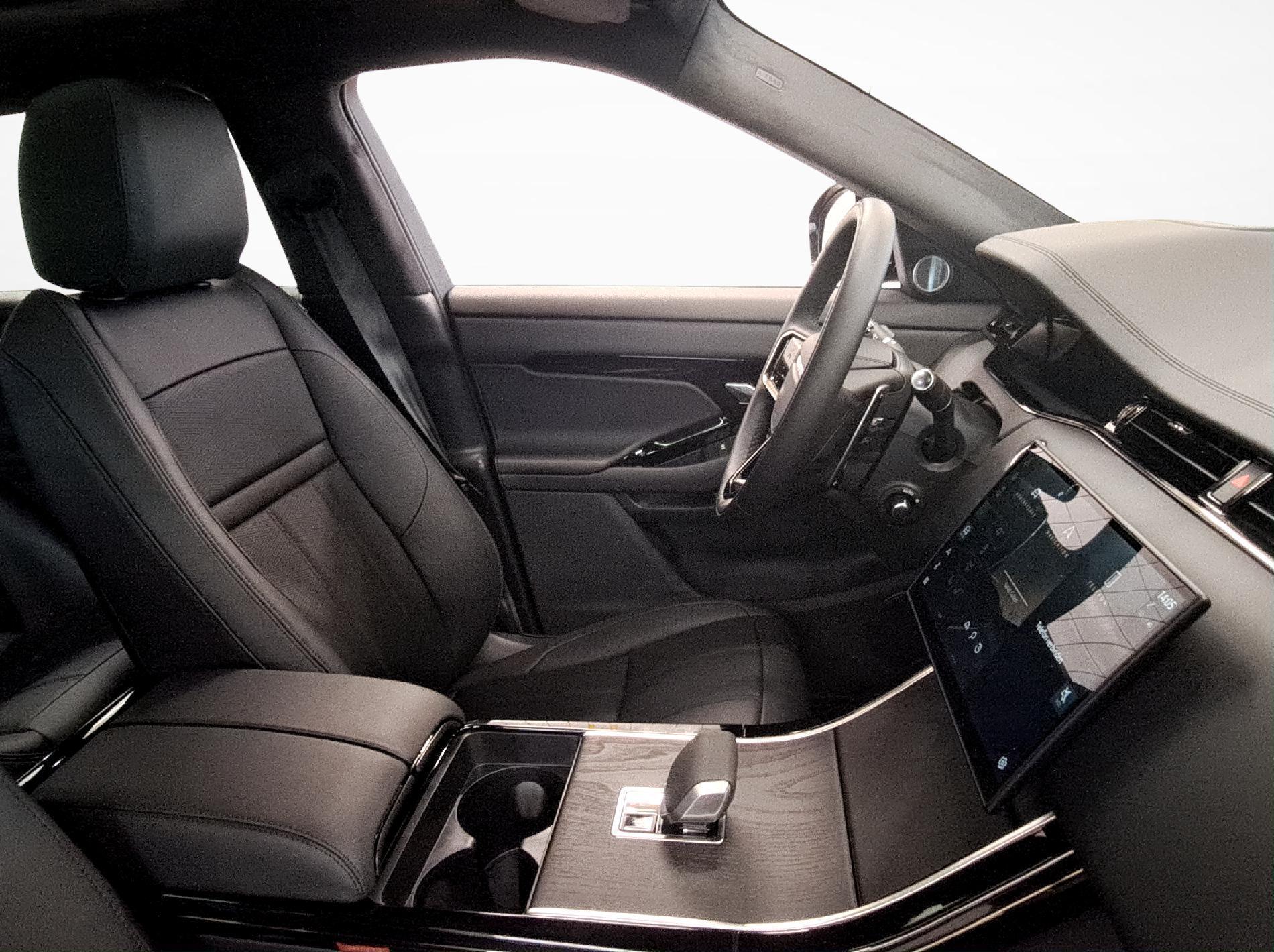 LAND ROVER Range Rover Evoque 2.0 D 200 Autobiography-image-9