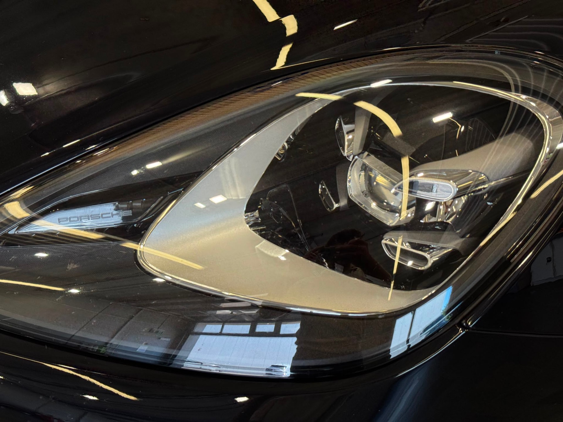 PORSCHE Cayenne S-image-2