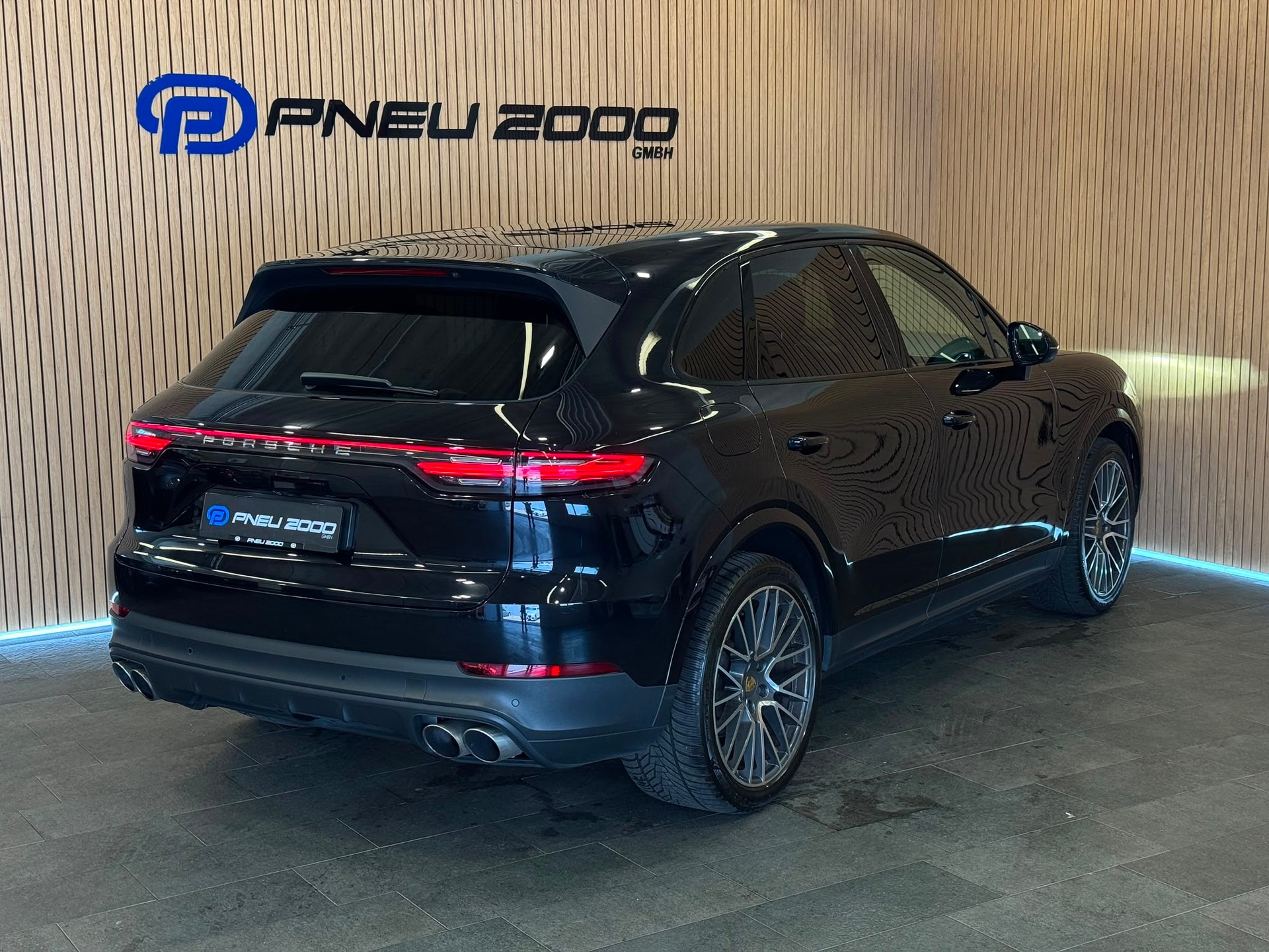 PORSCHE Cayenne S-image-3