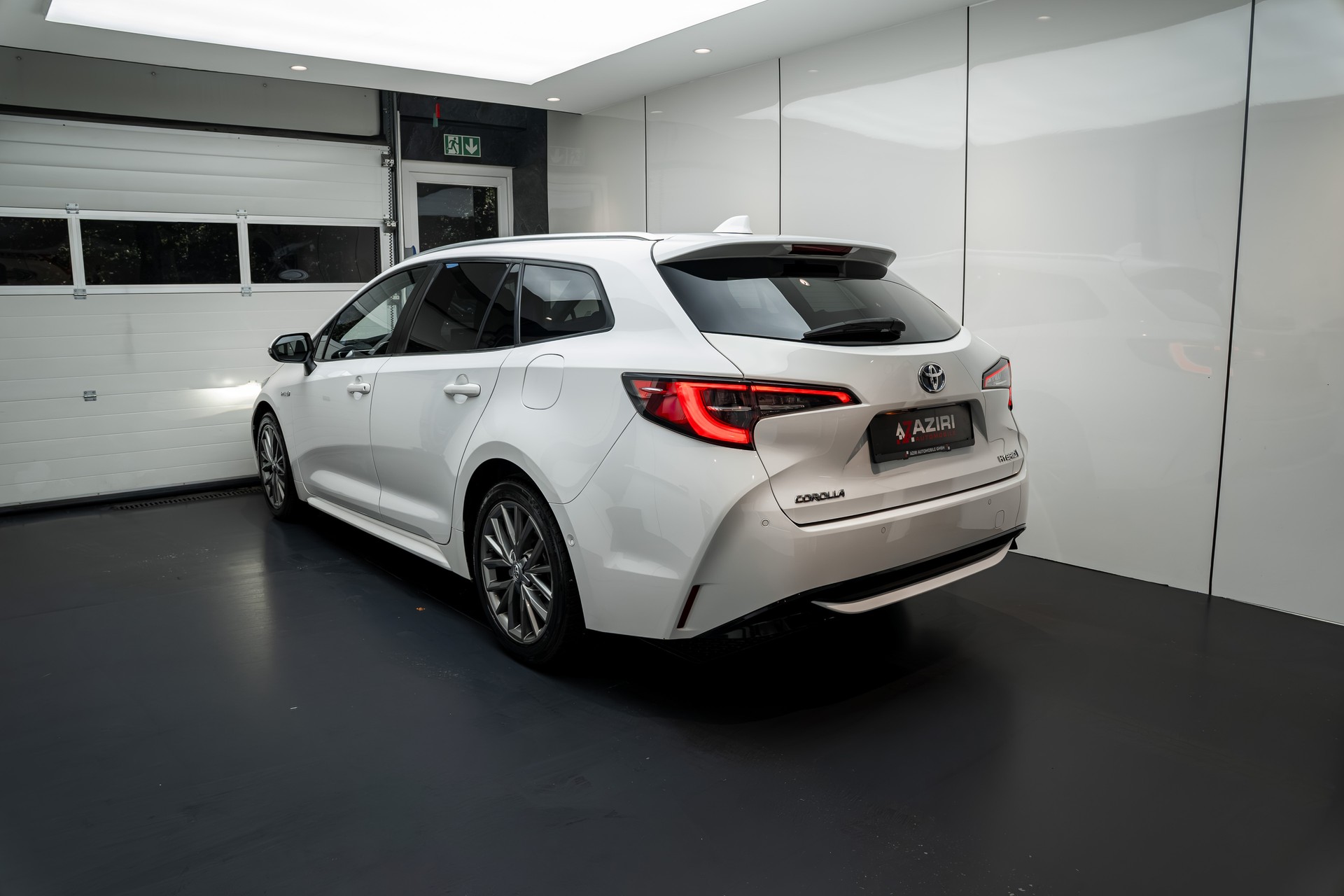 TOYOTA Corolla Touring Sports 2.0 HSD Premium e-CVT-image-5