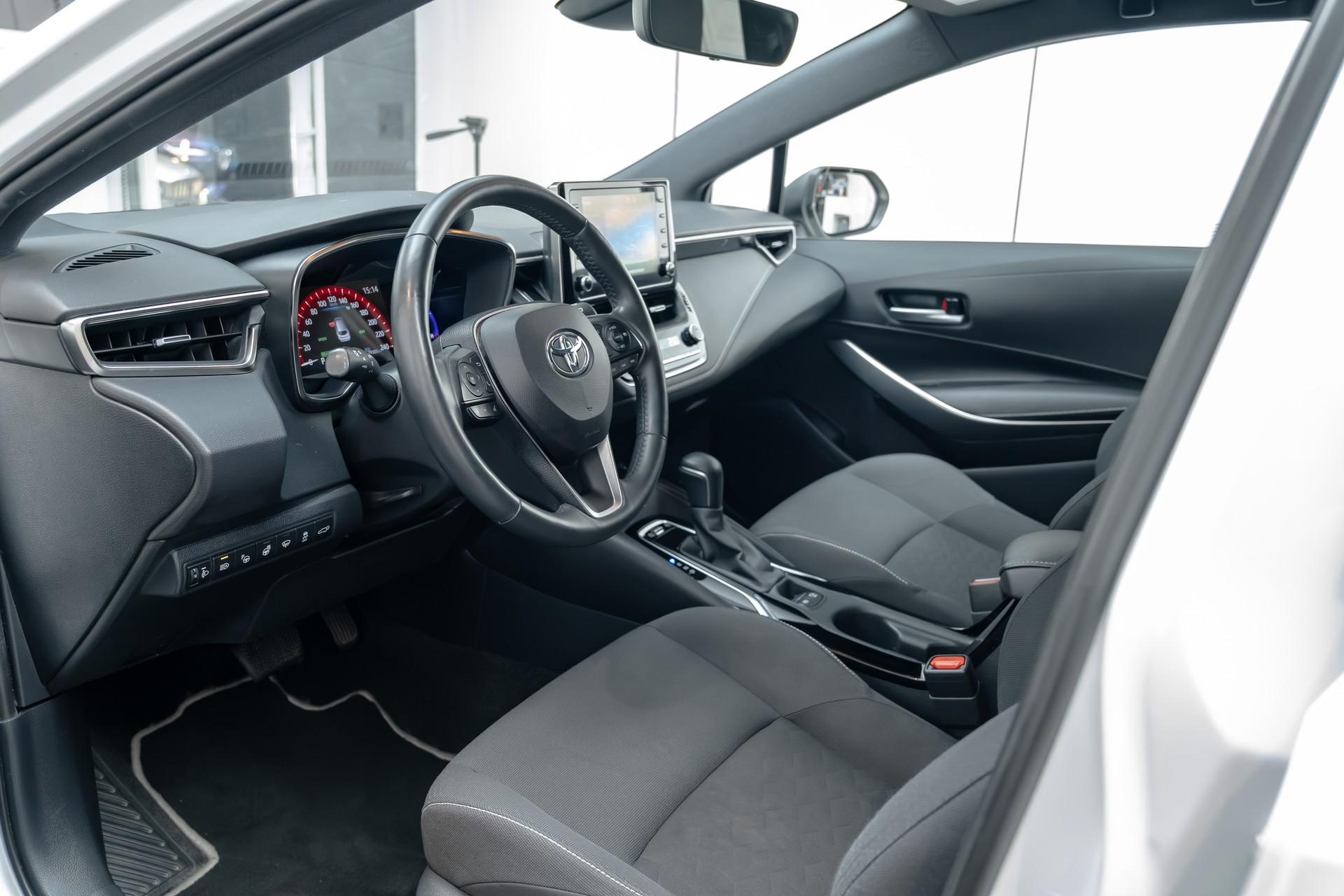 TOYOTA Corolla Touring Sports 2.0 HSD Premium e-CVT-image-13