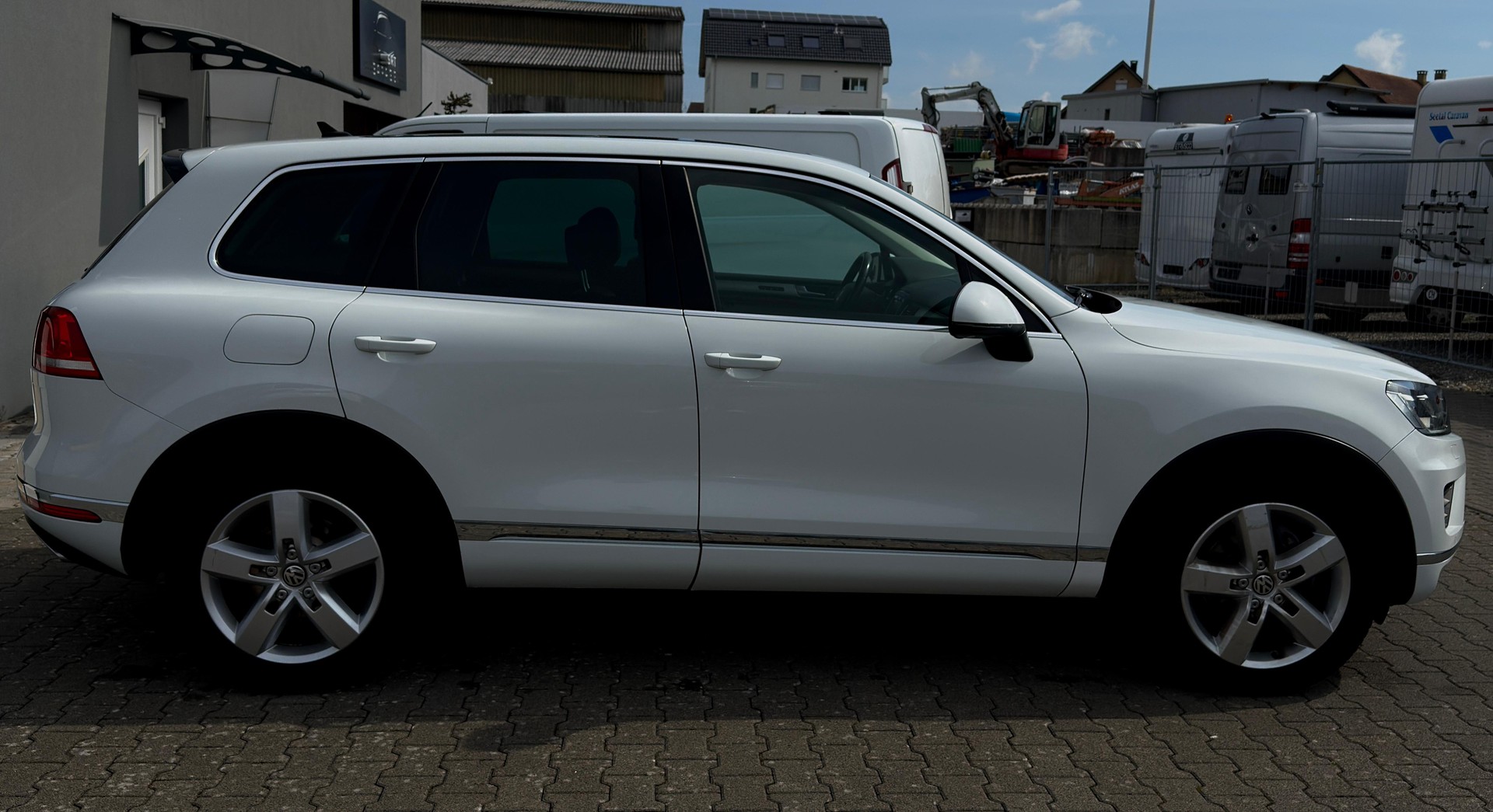 VW Touareg 3.0 TDI BlueMotion Technology Tiptronic-image-4