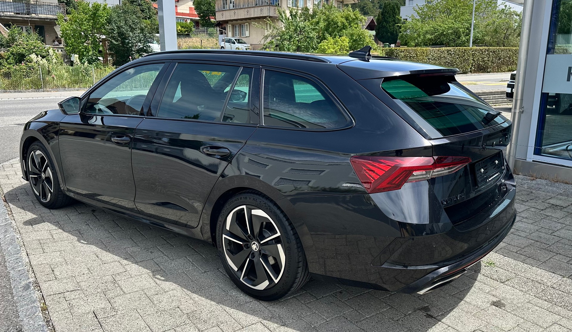 SKODA Octavia Combi 2.0 TDI DSG RS 4x4-image-1