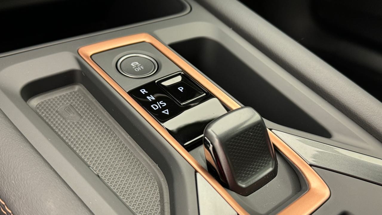 CUPRA LEON ST 1.5 e-HYBRID pHEV VZ Black Edition-image-10