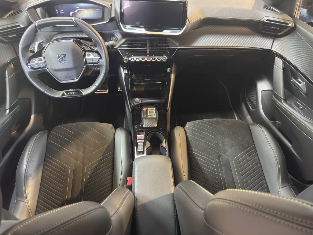 PEUGEOT 208 1.2 Hybrid 145 GT-image-9